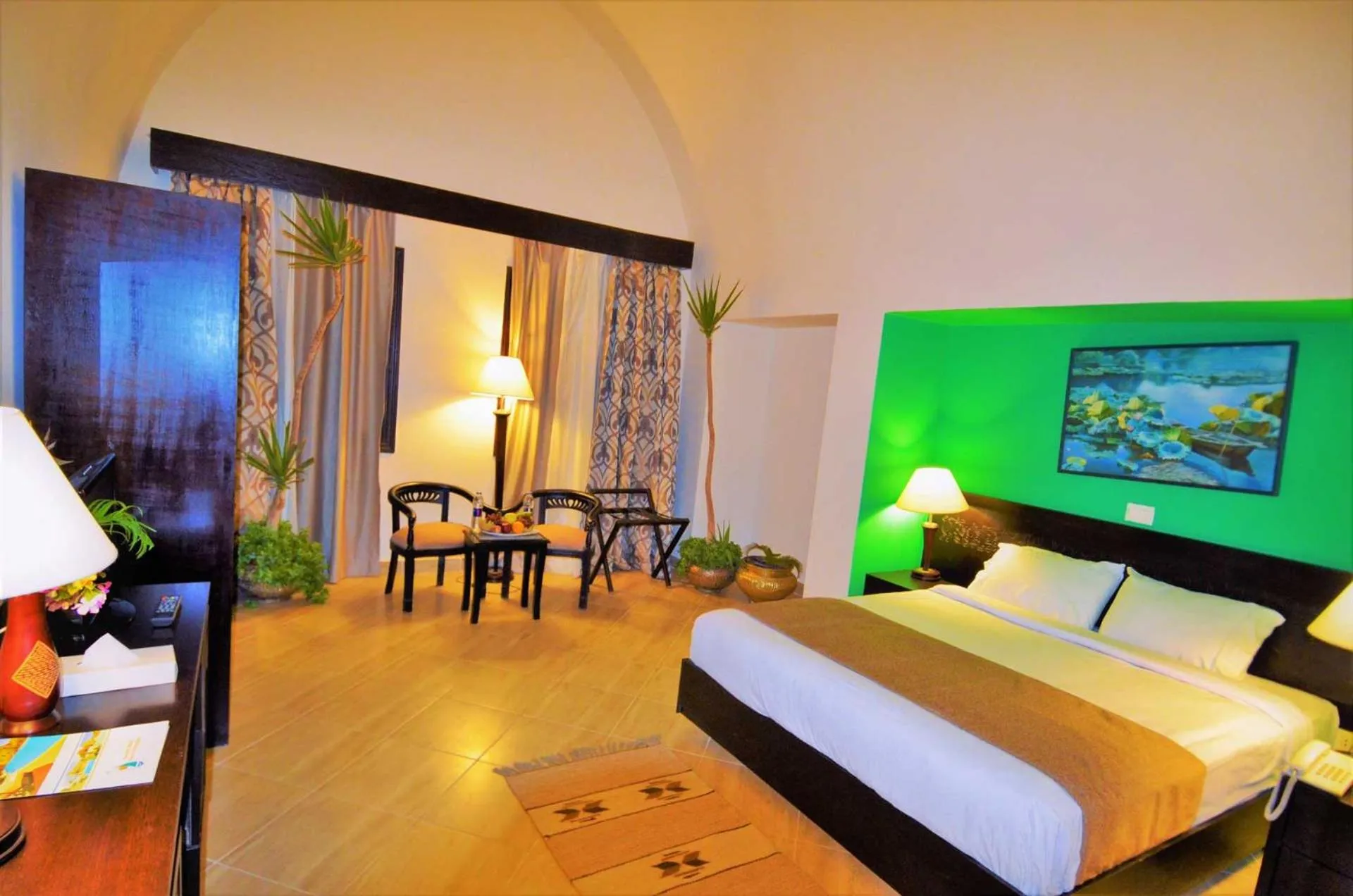 Bed in Rohanou Beach Resort