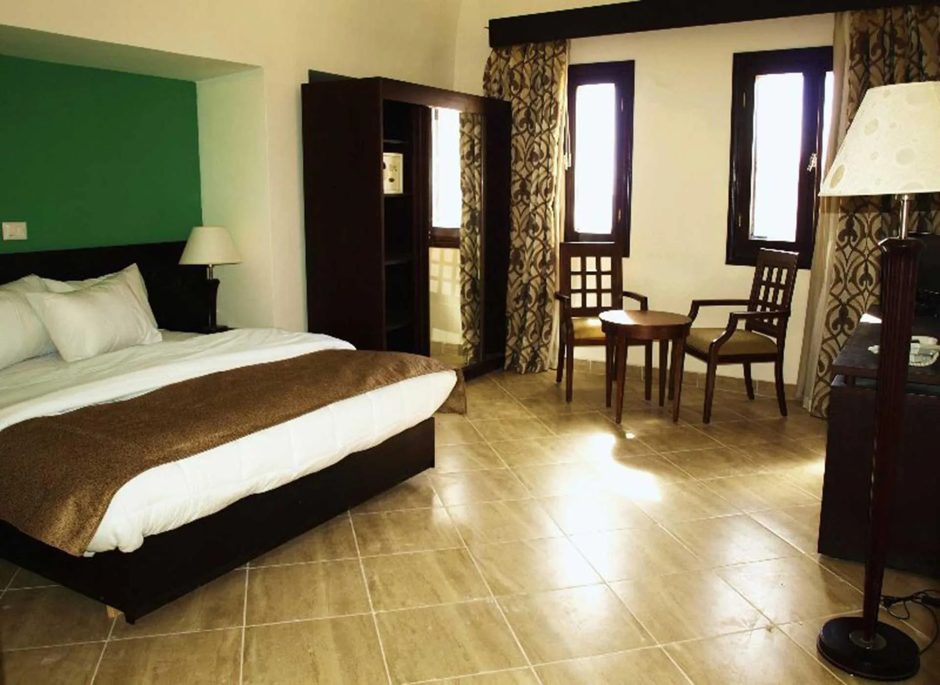 Bed in Rohanou Beach Resort