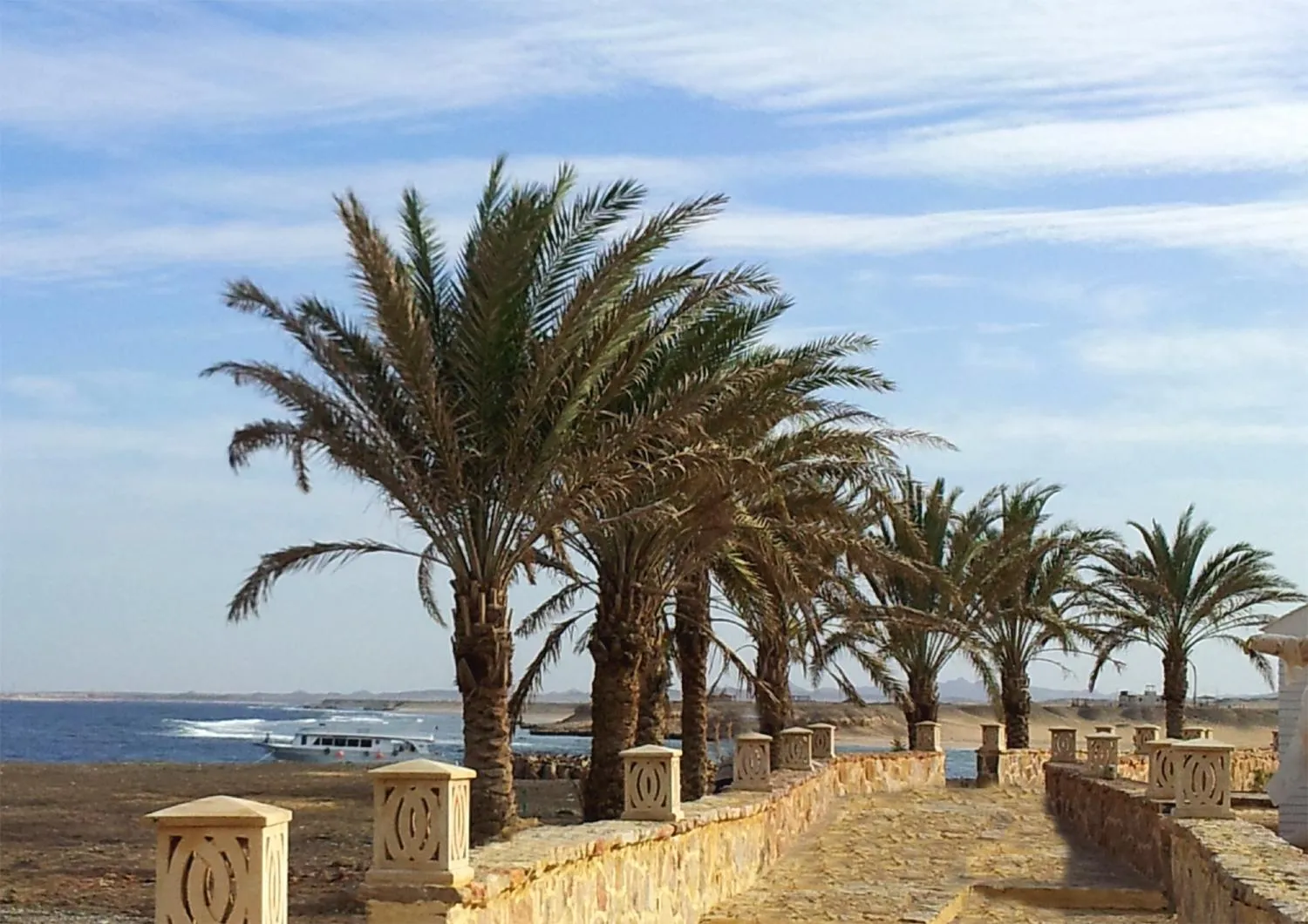 Rohanou Beach Resort