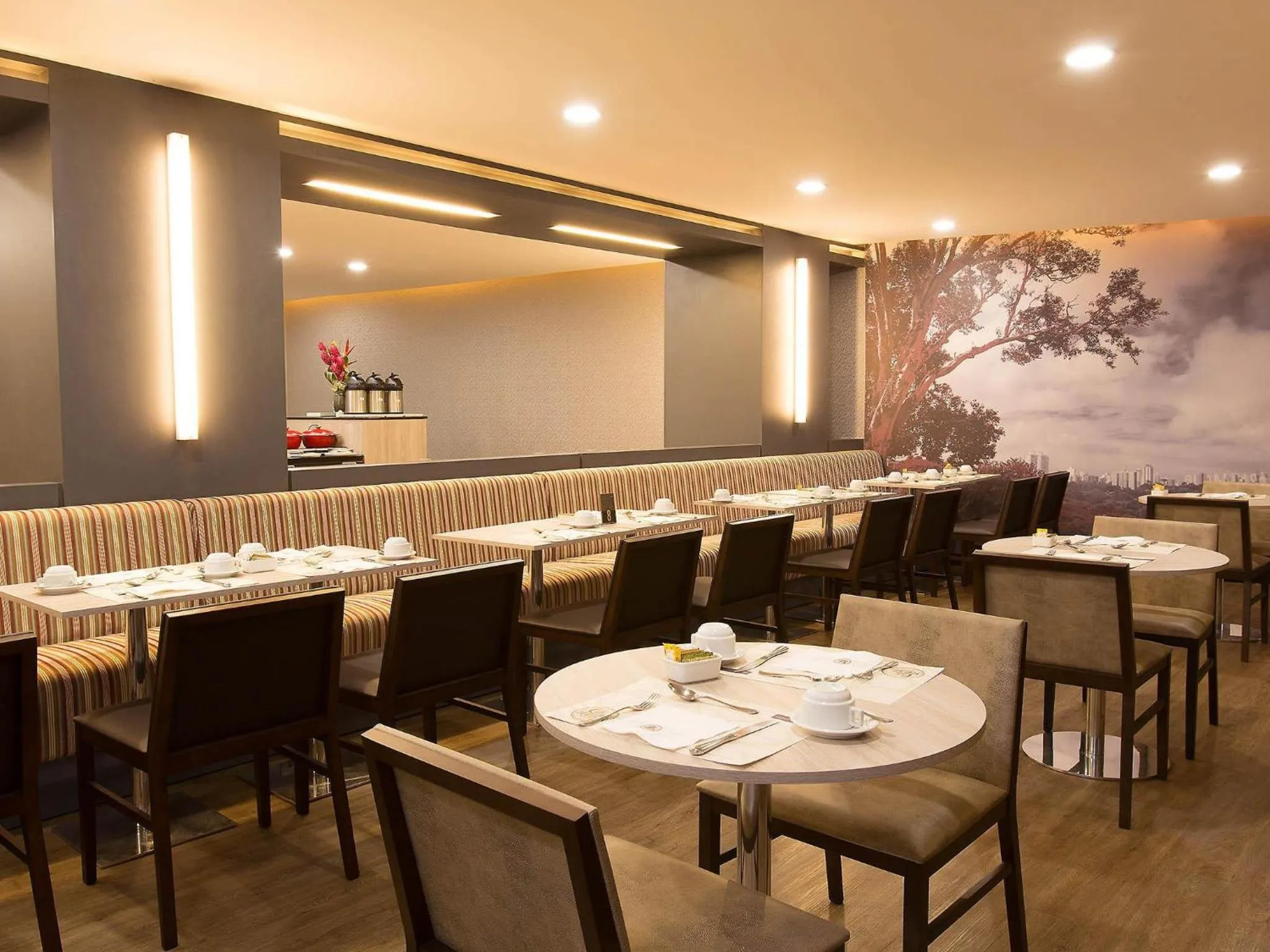 Restaurant/places to eat in Mercure Sao Jose dos Campos