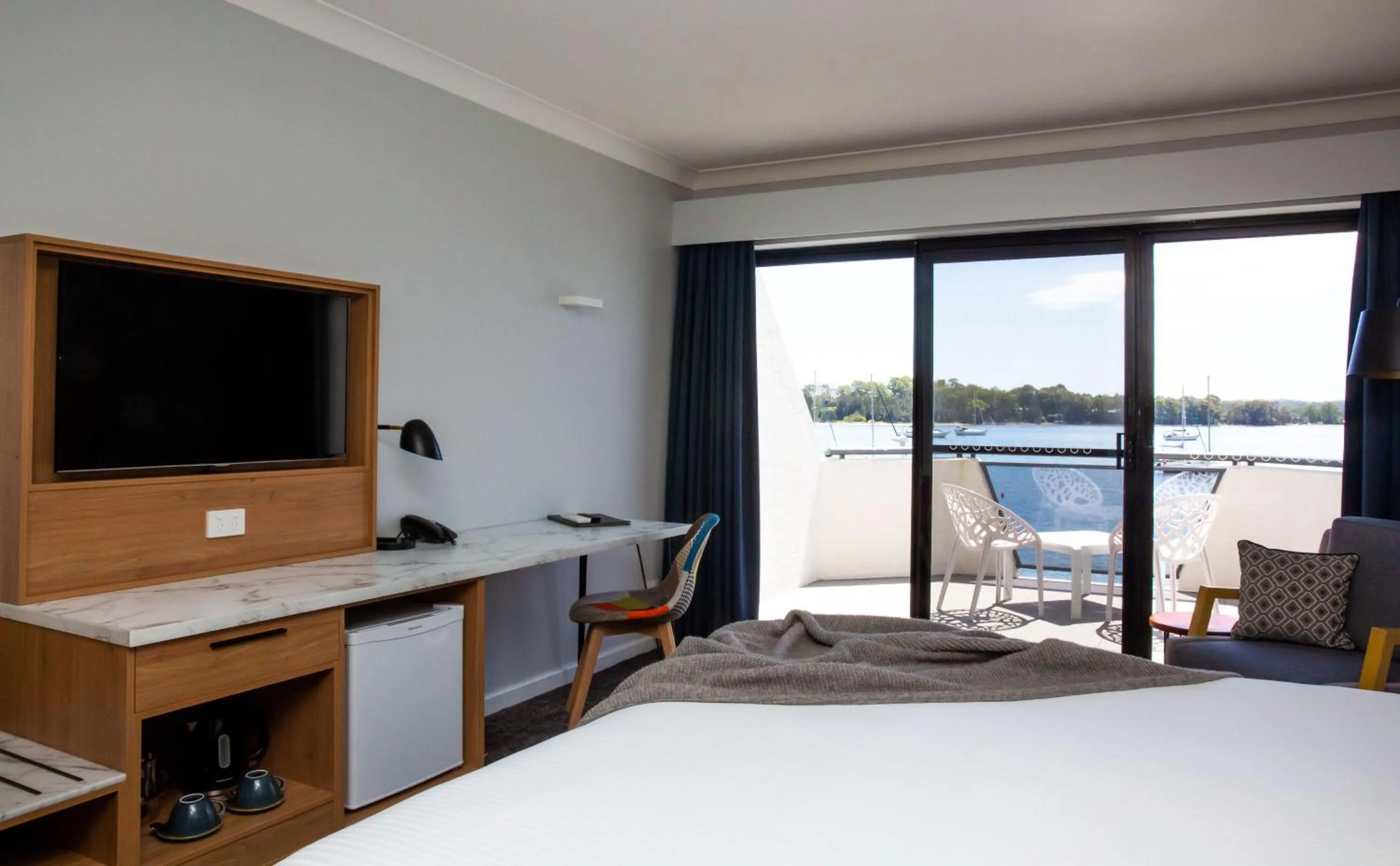 Bed in The Esplanade Motel