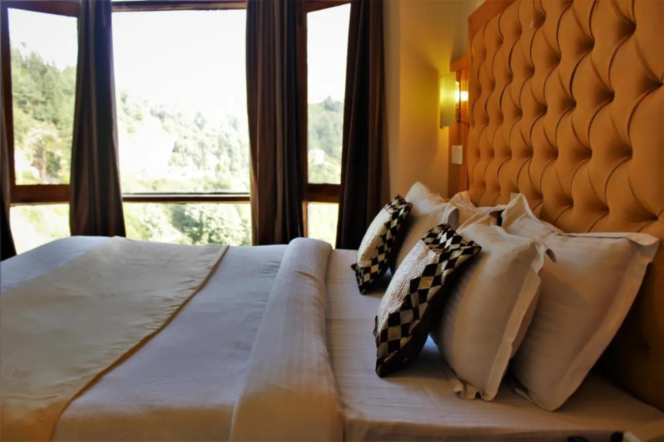 Bed in Hotel Golf Links, Mashobra