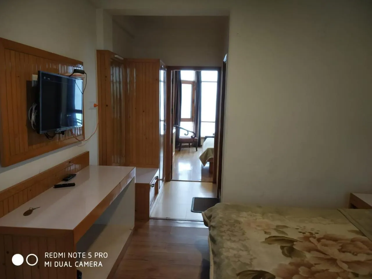 Photo of the whole room, Bed in Hotel Golf Links, Mashobra