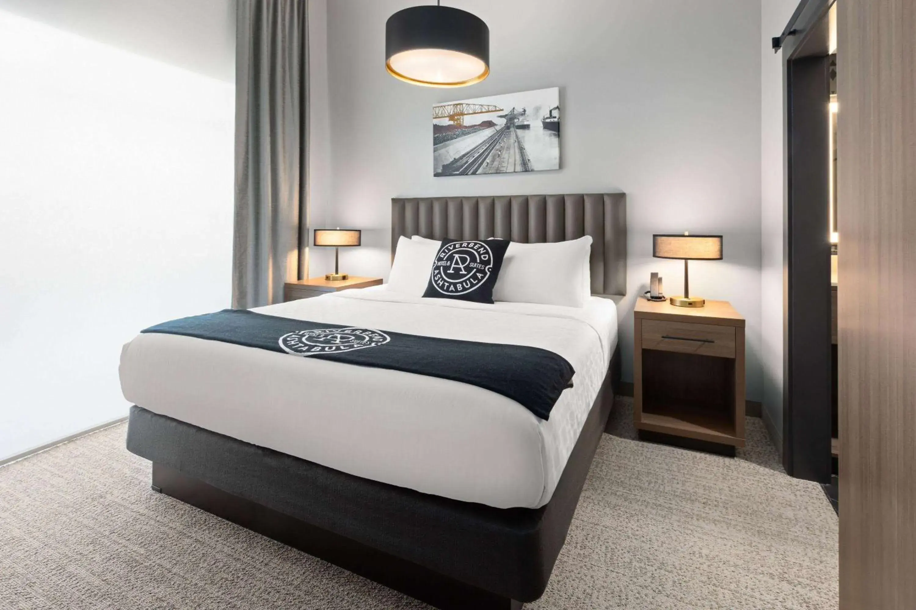 One-Bedroom King Suite /Hearing Accessible - Non-Smoking in Riverbend Hotel and Suites, Trademark Collection by Wyndham One-Bedroom King Suite /Hearing Accessible - Non-Smoking in Riverbend Hotel and Suites, Trademark Collection by Wyndham