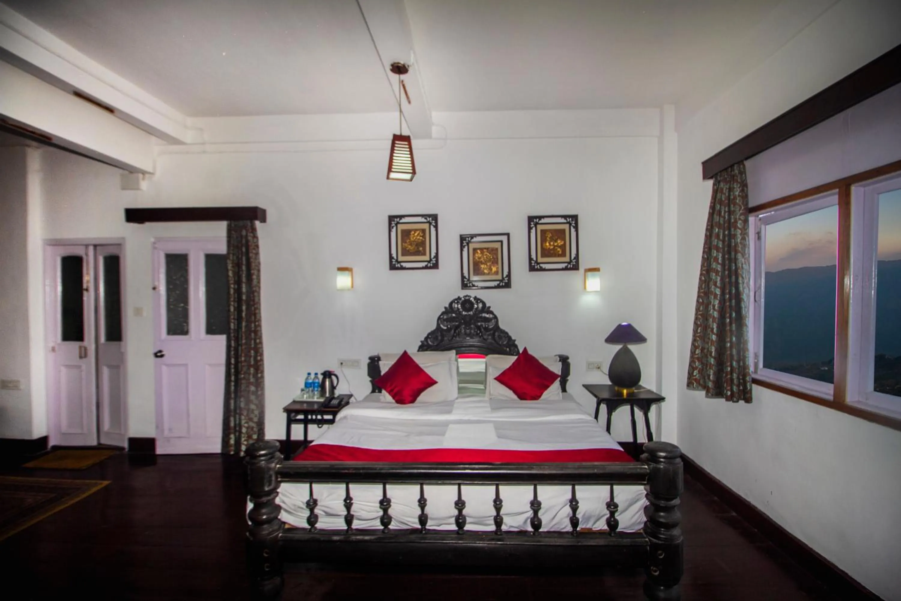 Bedroom, Bed in Central Gleneagles Heritage Resort Former Bungalow of Ex-TATA Chairman Russi Mody The Mall Road Darjeeling