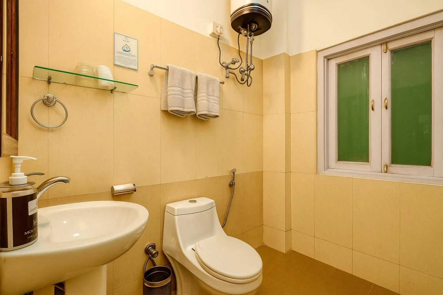 Bathroom in Central Gleneagles Heritage Resort Former Bungalow of Ex-TATA Chairman Russi Mody The Mall Road Darjeeling