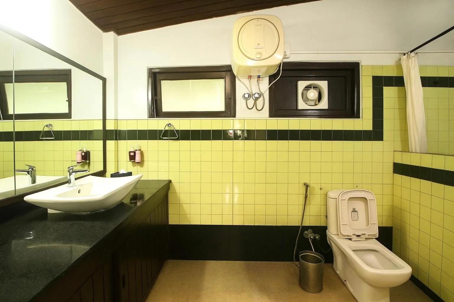Bathroom in Central Gleneagles Heritage Resort Former Bungalow of Ex-TATA Chairman Russi Mody The Mall Road Darjeeling