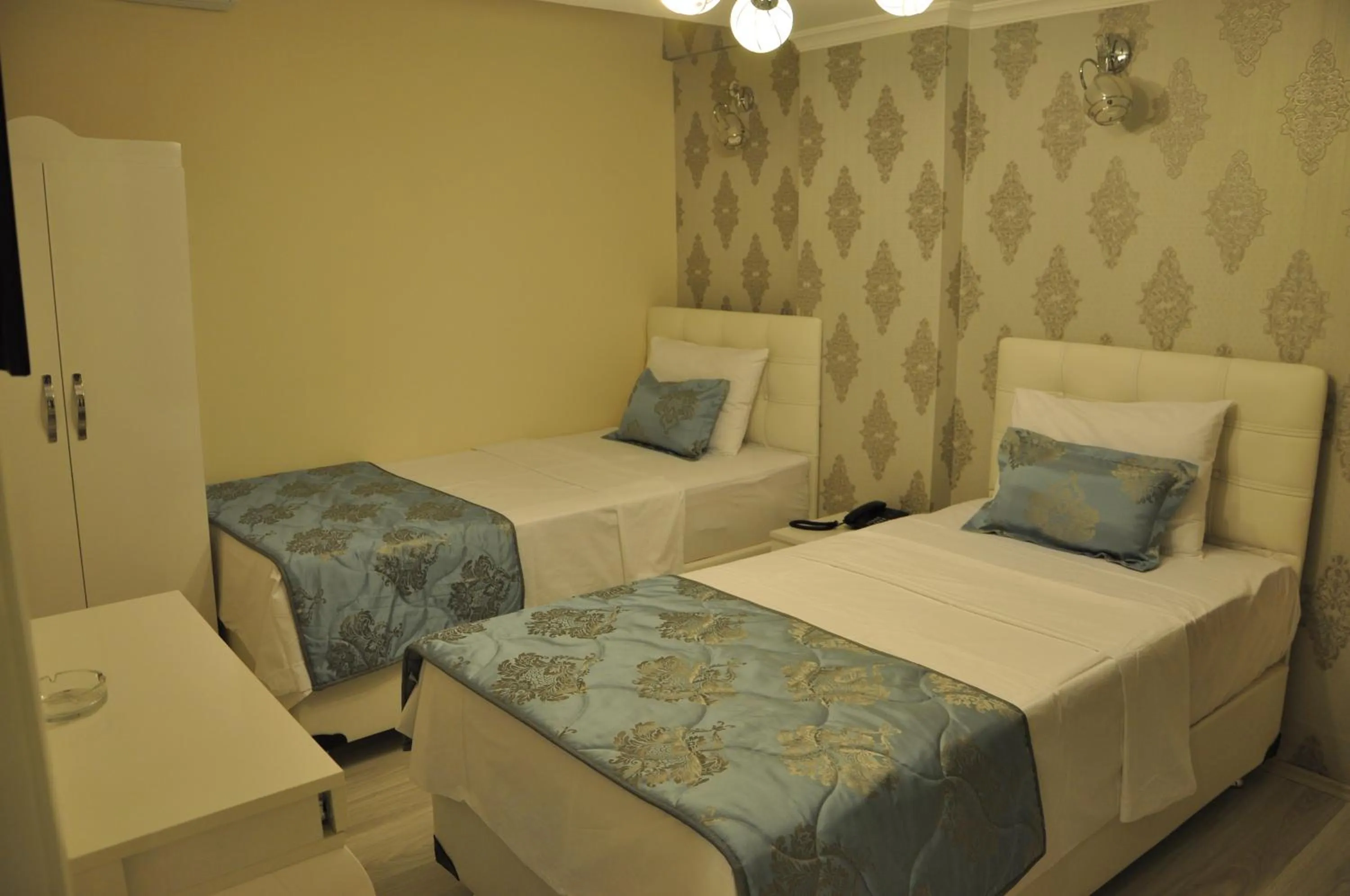 Bedroom, Bed in Hotel Iscen