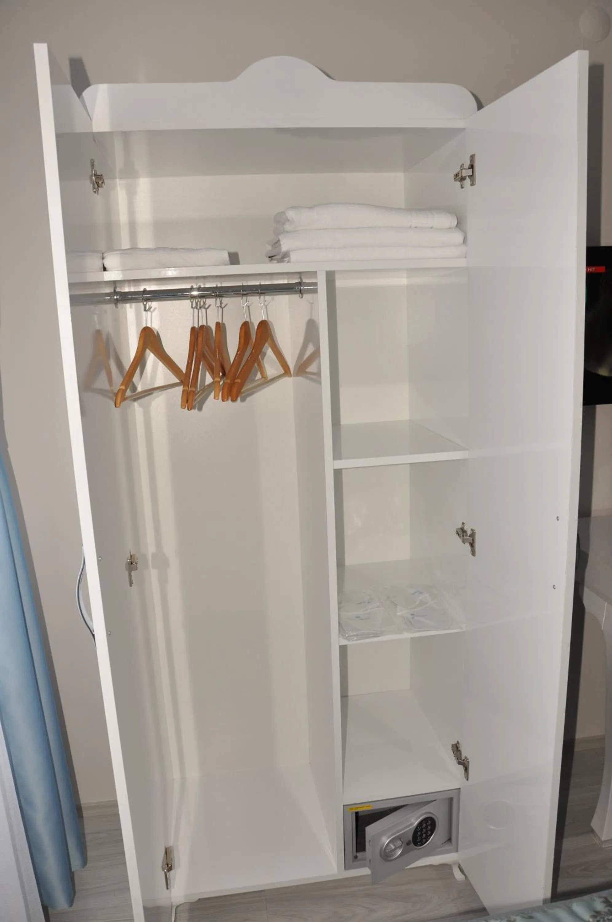 Photo of the whole room in Hotel Iscen