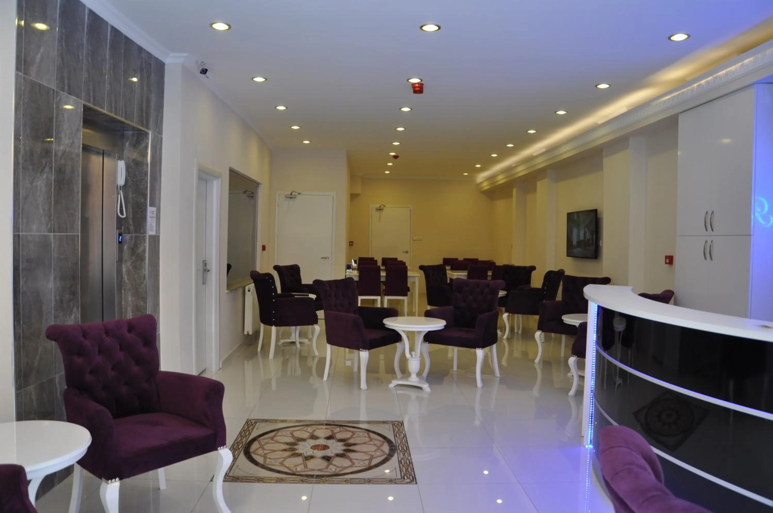 Lobby or reception in Hotel Iscen