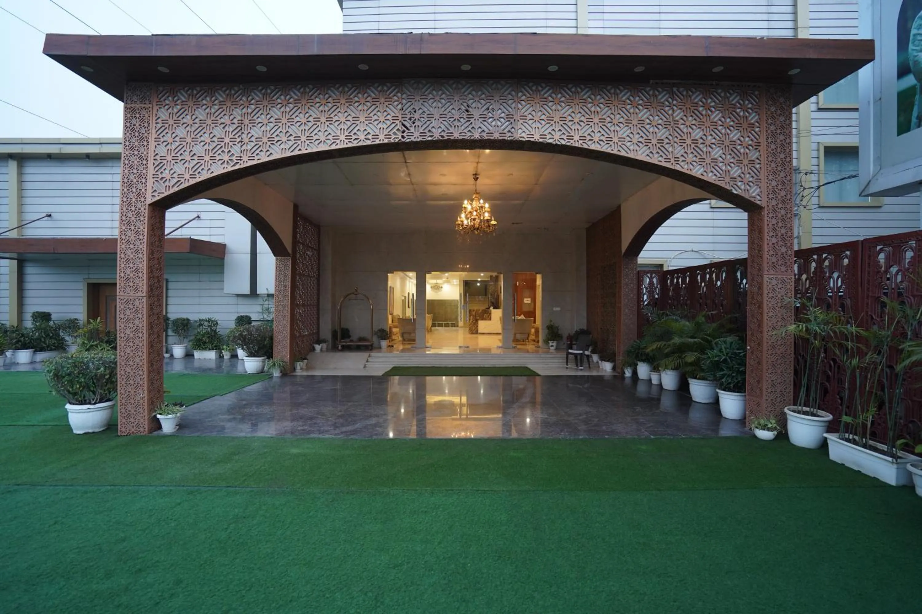 Facade/entrance in Hotel Luxe Opera NH8 - 7km from IGI Airport Delhi