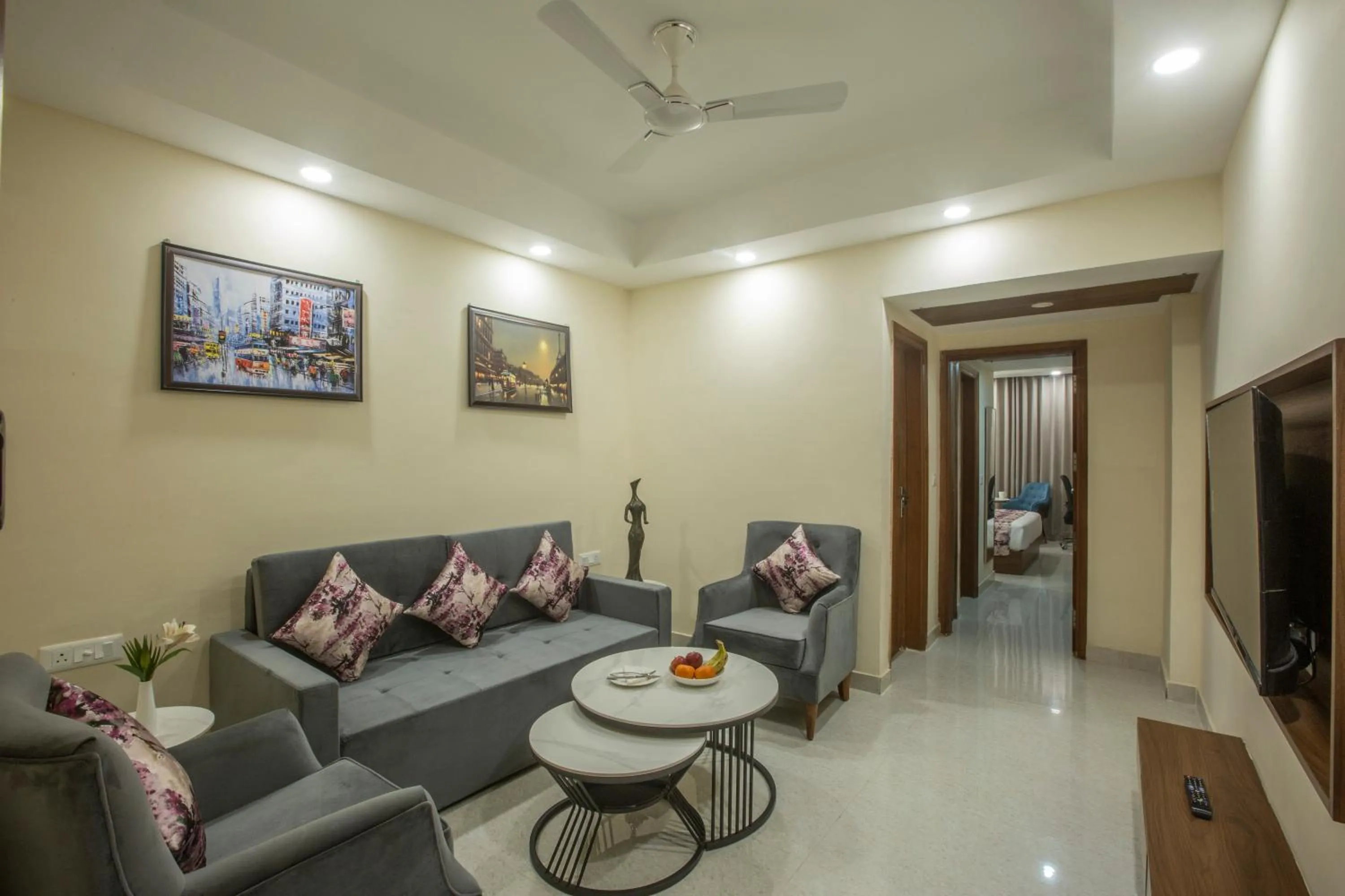 Living room in Hotel Luxe Opera NH8 - 7km from IGI Airport Delhi