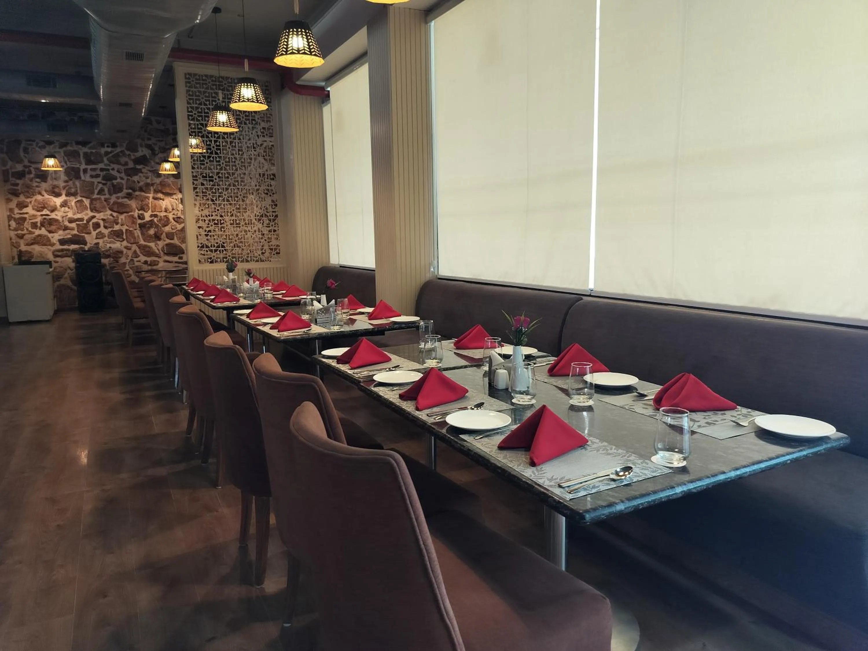 Restaurant/places to eat in Hotel Luxe Opera NH8 - 7km from IGI Airport Delhi