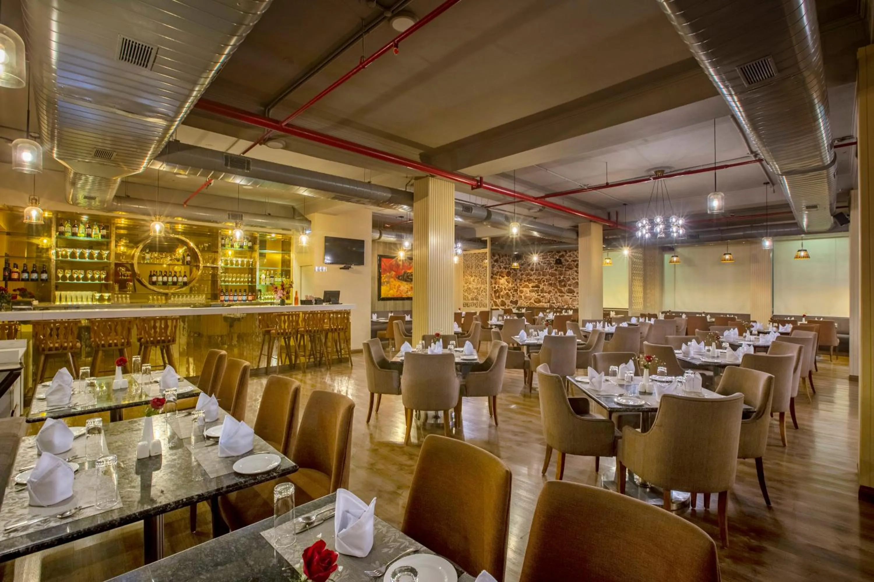 Restaurant/places to eat in Hotel Luxe Opera NH8 - 7km from IGI Airport Delhi