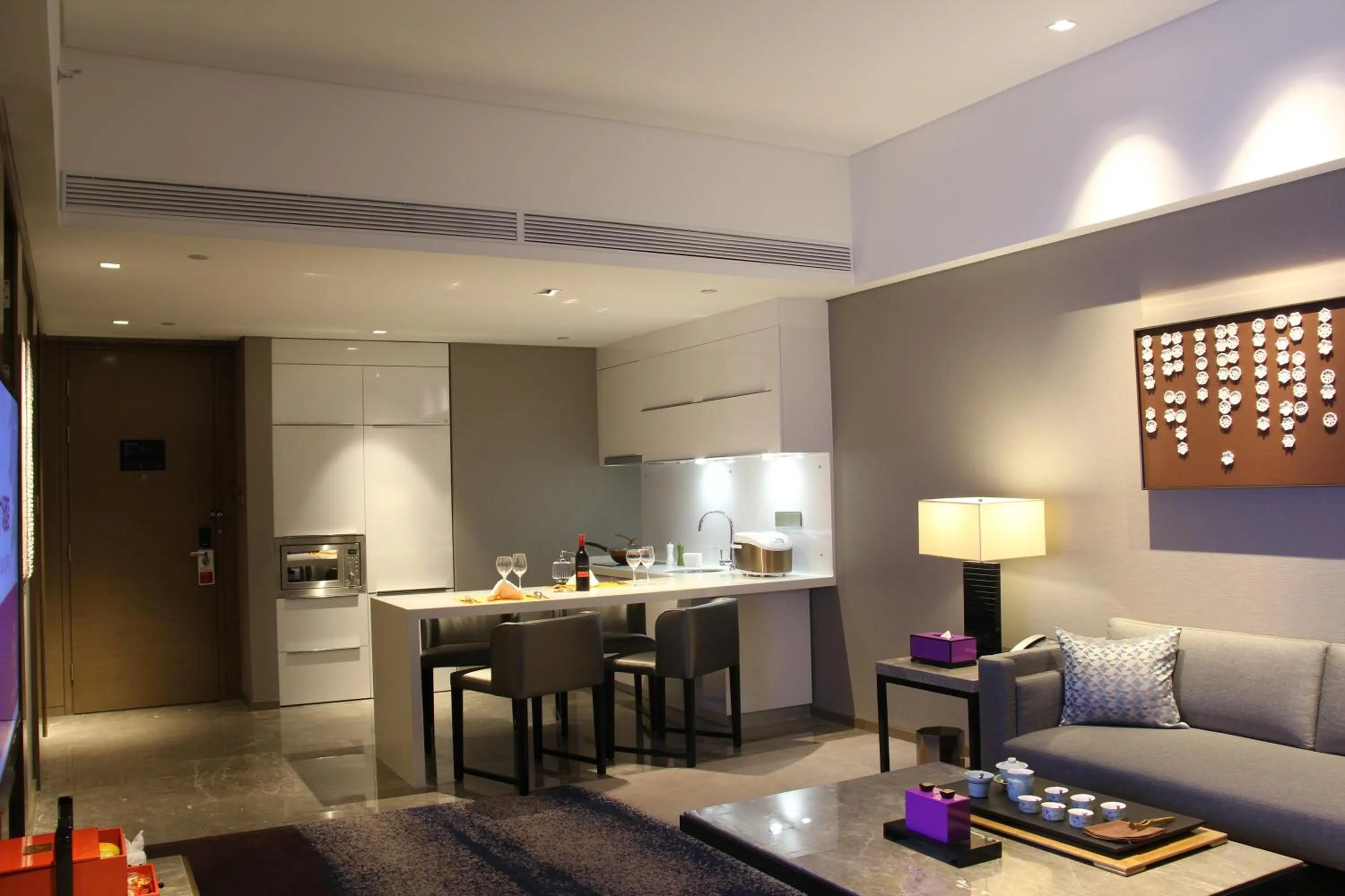 Living room in Wyndham JinJiang Hotel