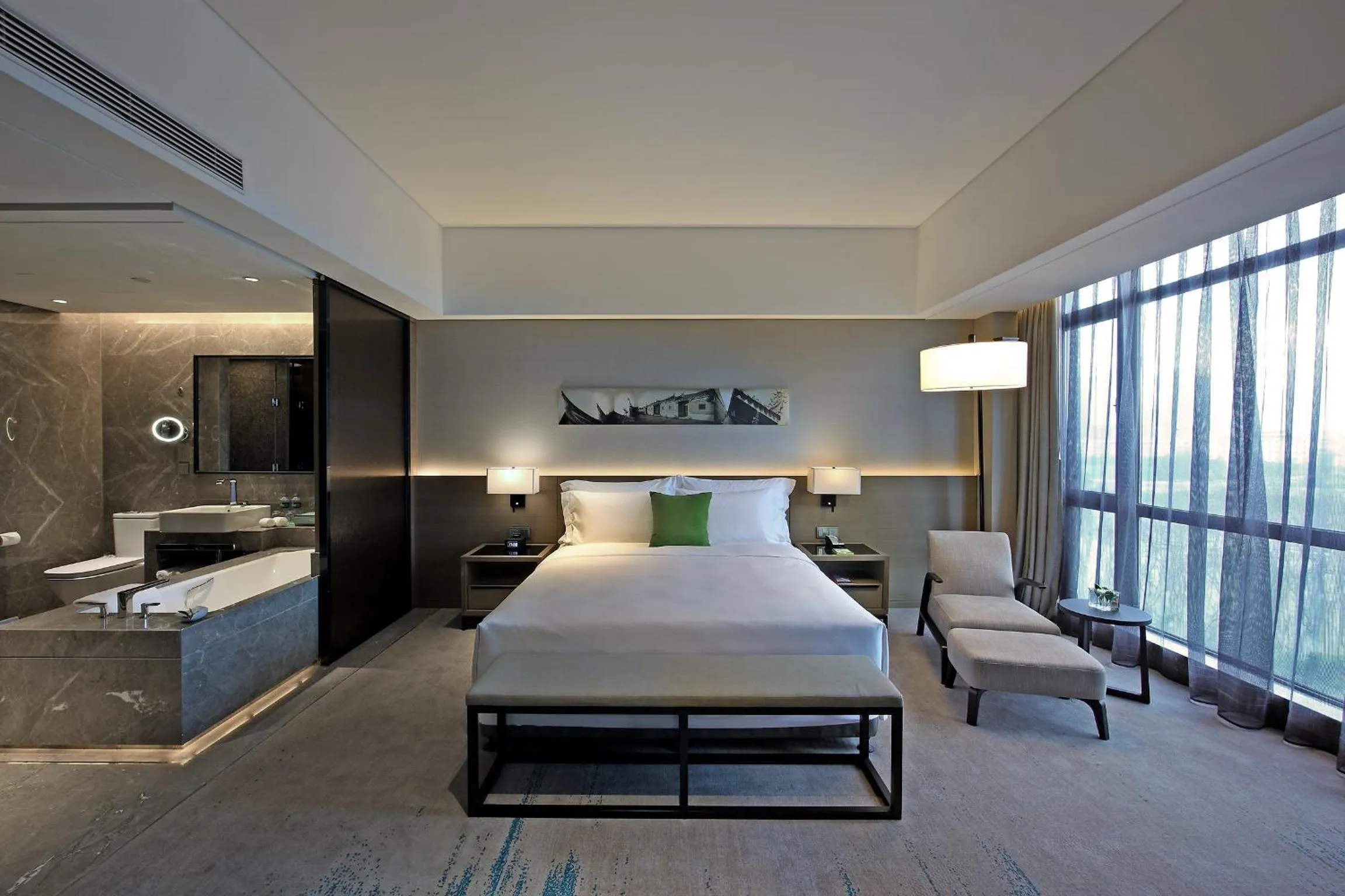 Bedroom, Bed in Wyndham JinJiang Hotel