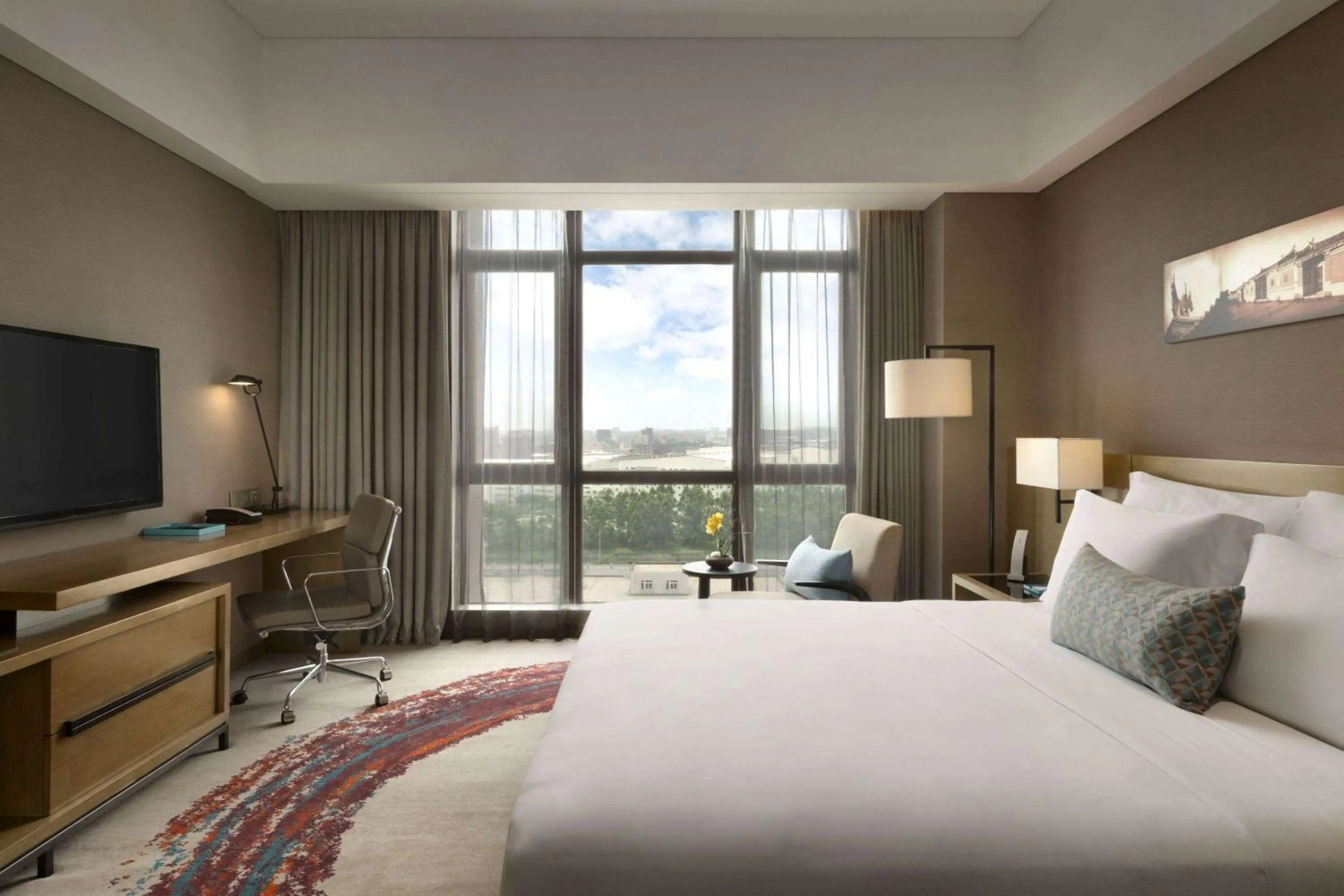 Photo of the whole room, Bed in Wyndham JinJiang Hotel