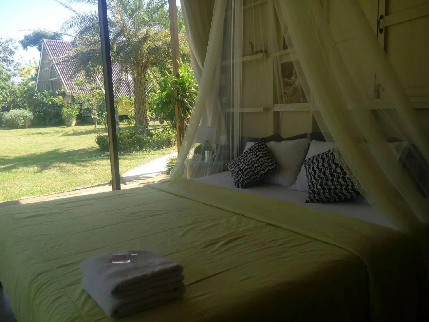 Garden view, Bed in Ban Bang Home Resort