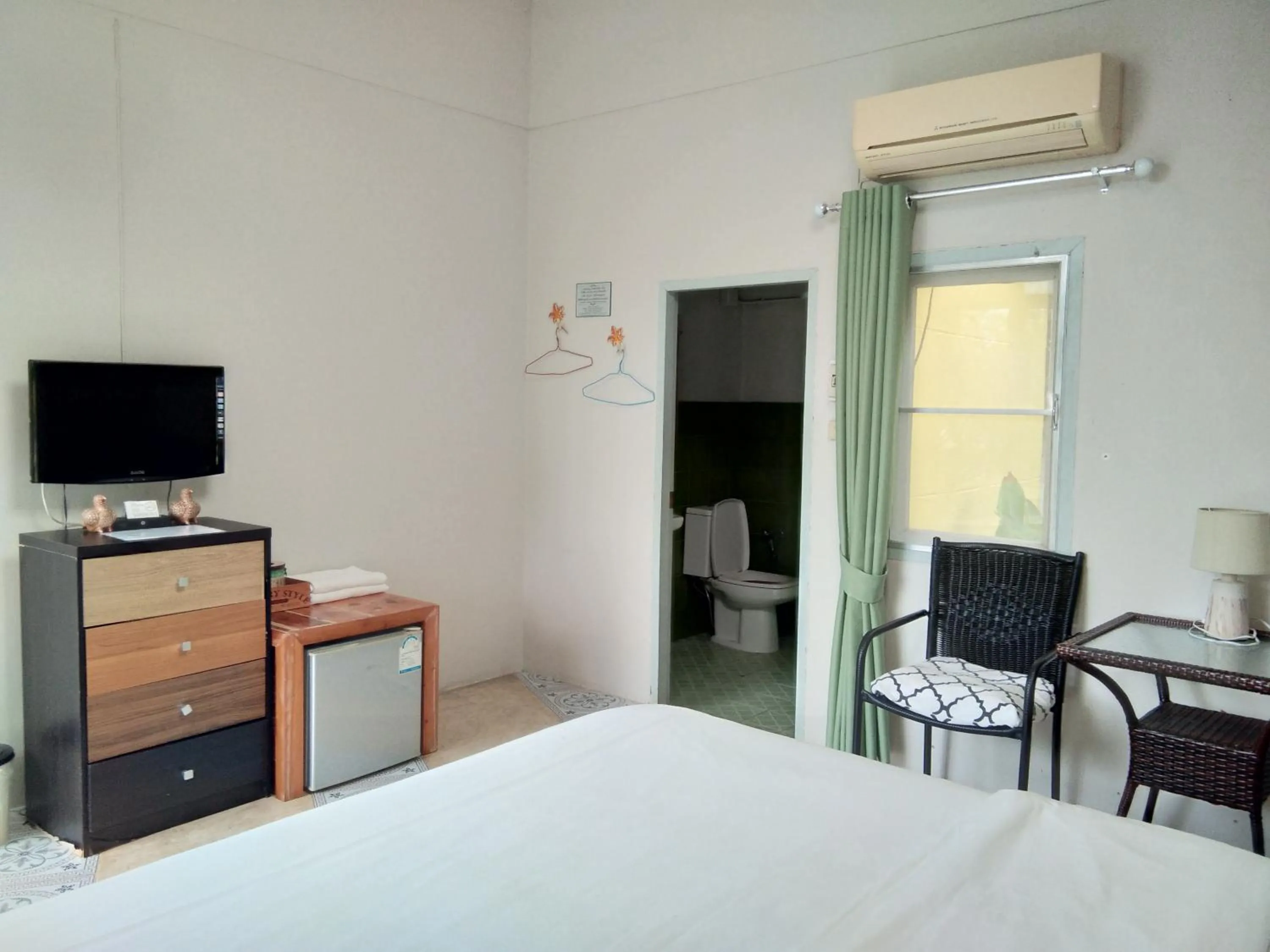 Photo of the whole room, Bed in Ban Bang Home Resort