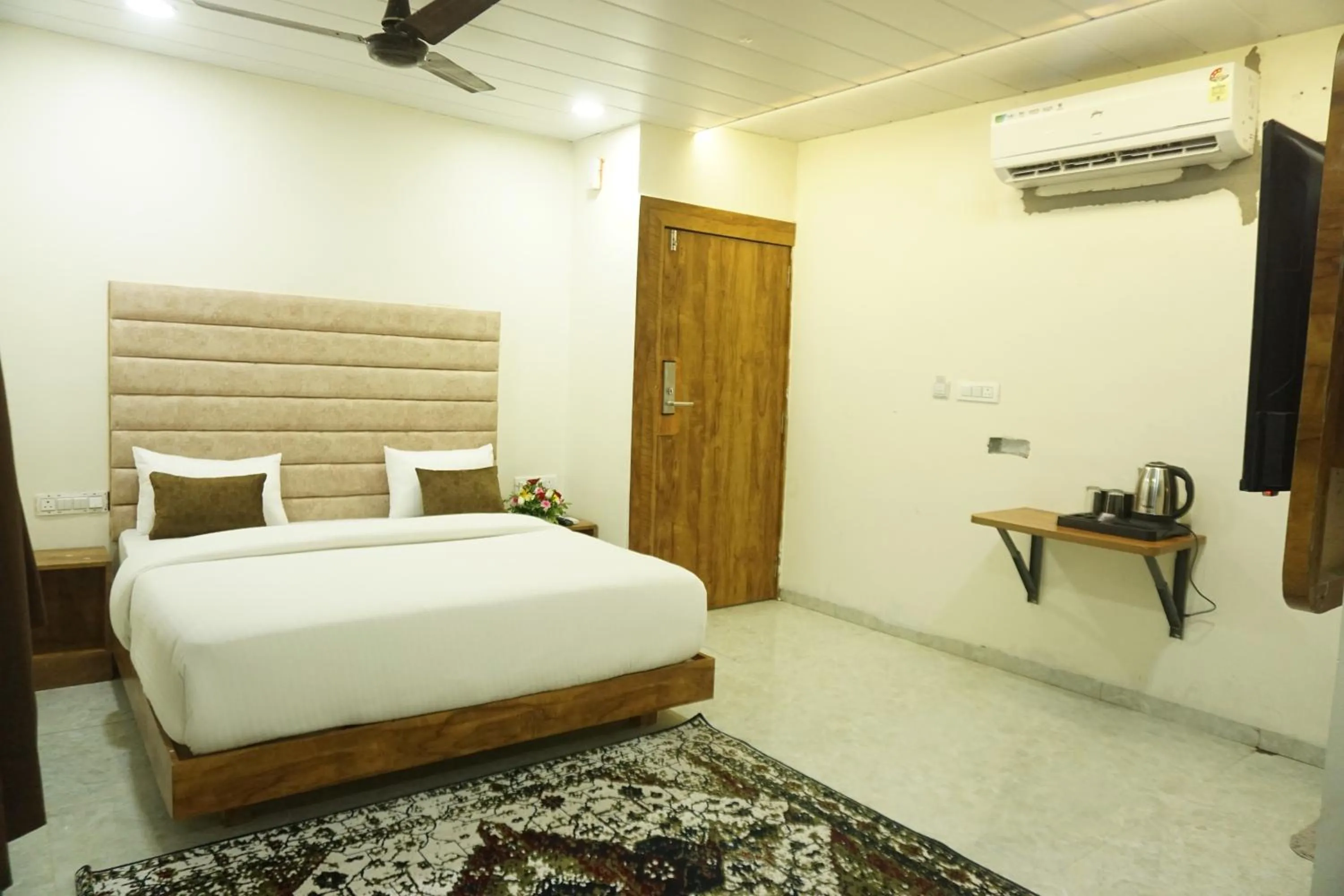 View (from property/room), Bed in The Havelock Hotel, Vijay Nagar