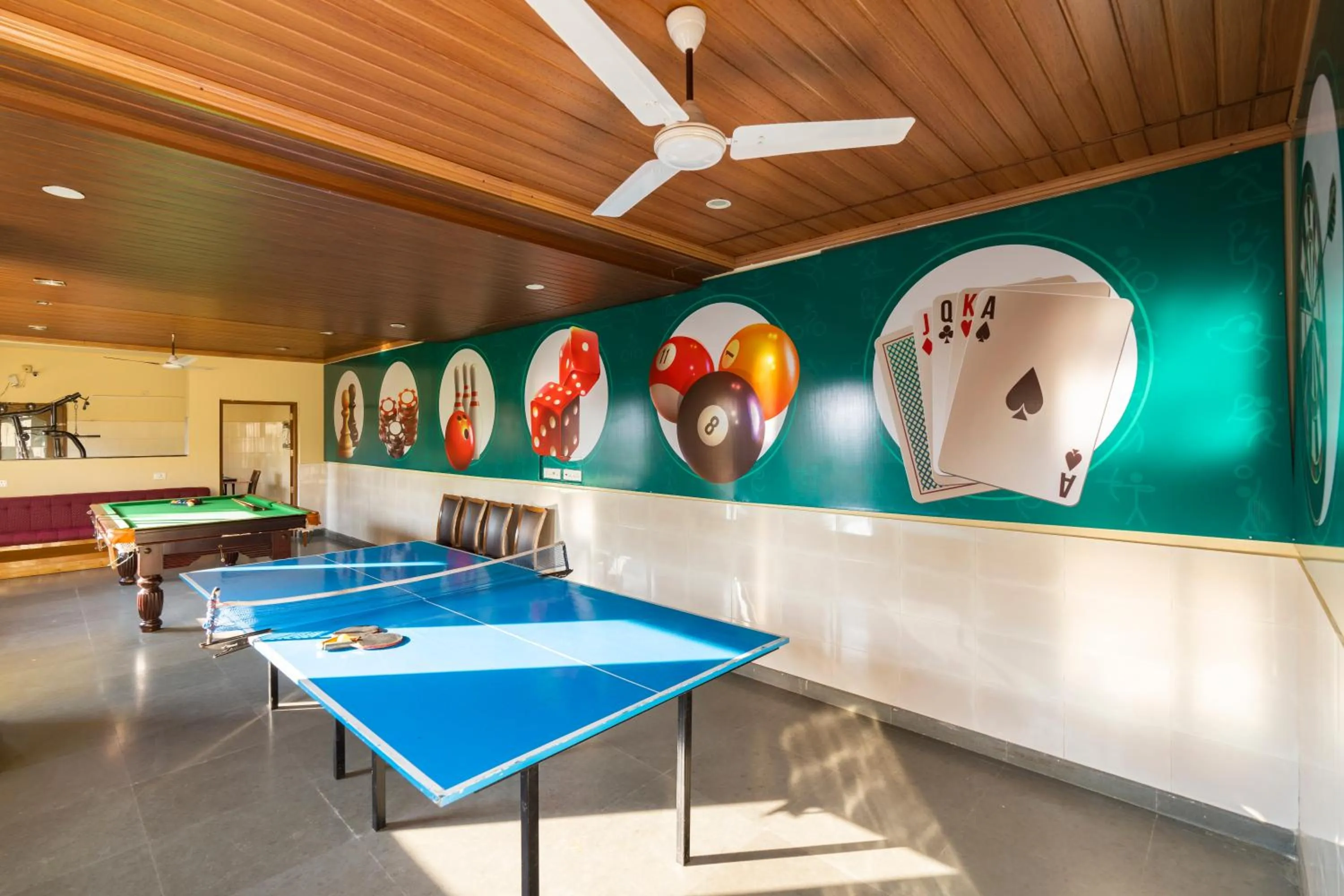 Game Room in Winter Vale Green Stay Resorts