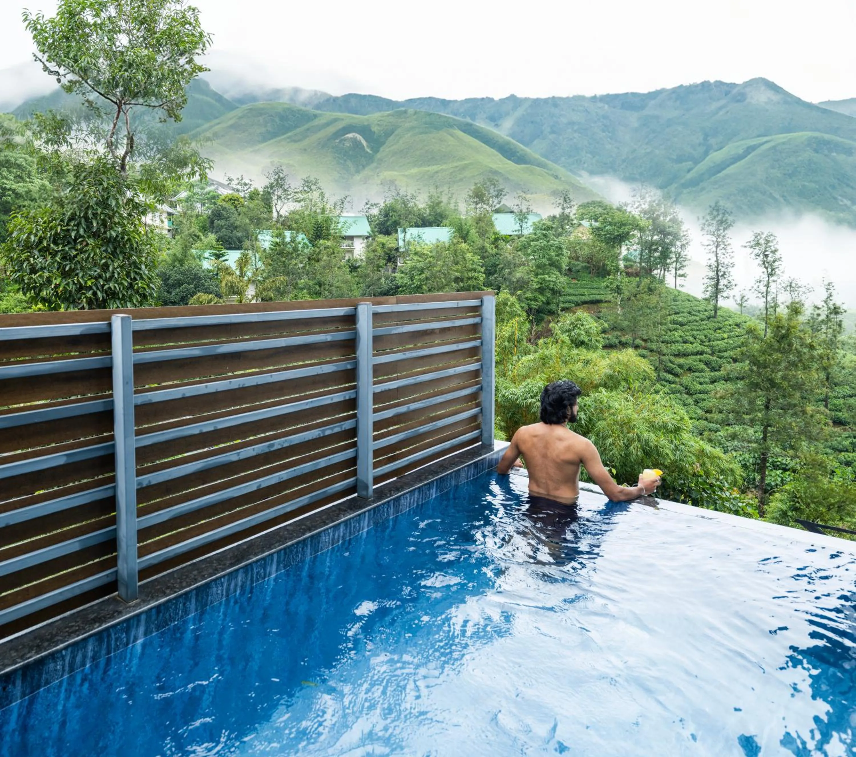 Swimming pool in Winter Vale Green Stay Resorts