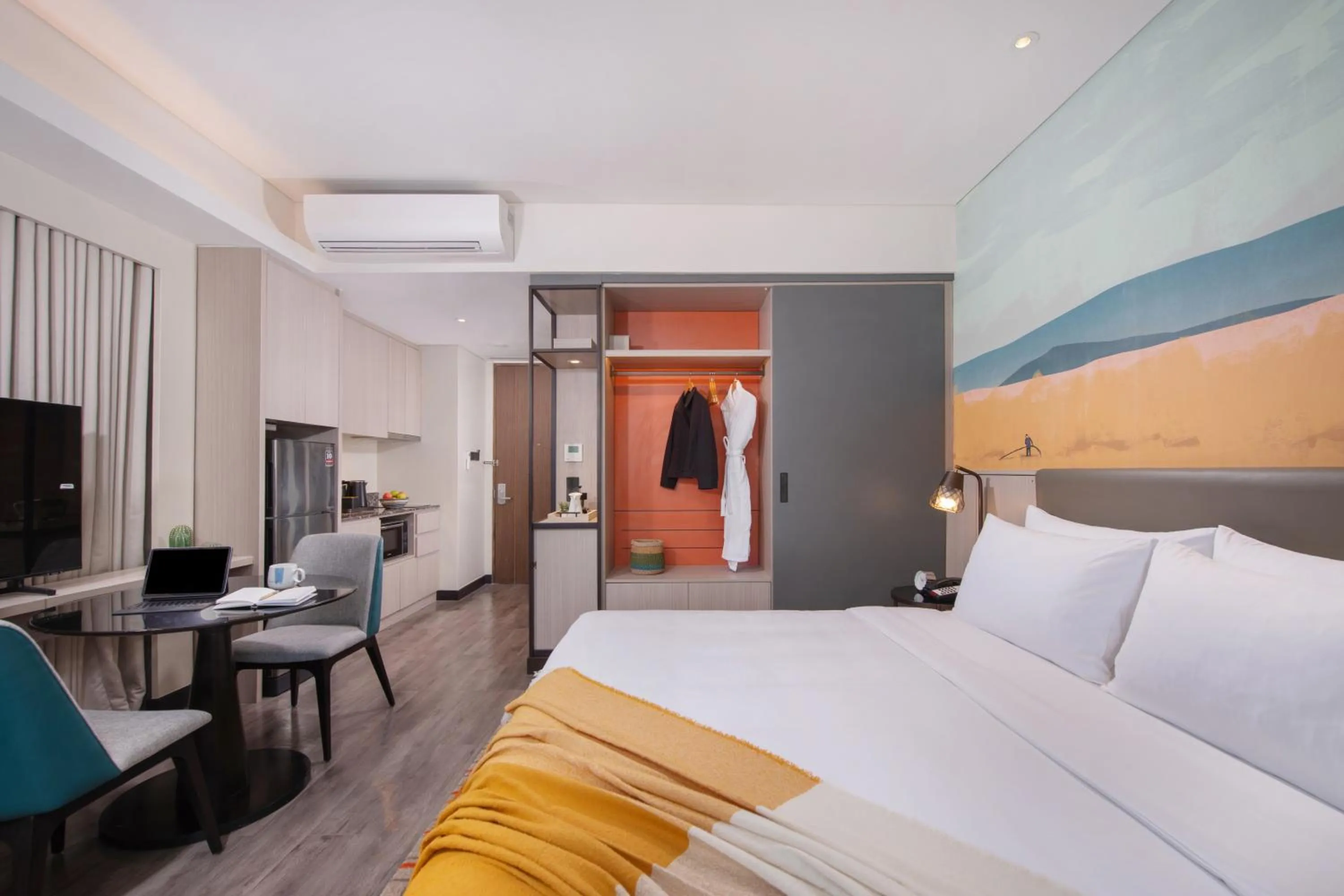 Seating area, Bed in Citadines Bacolod City