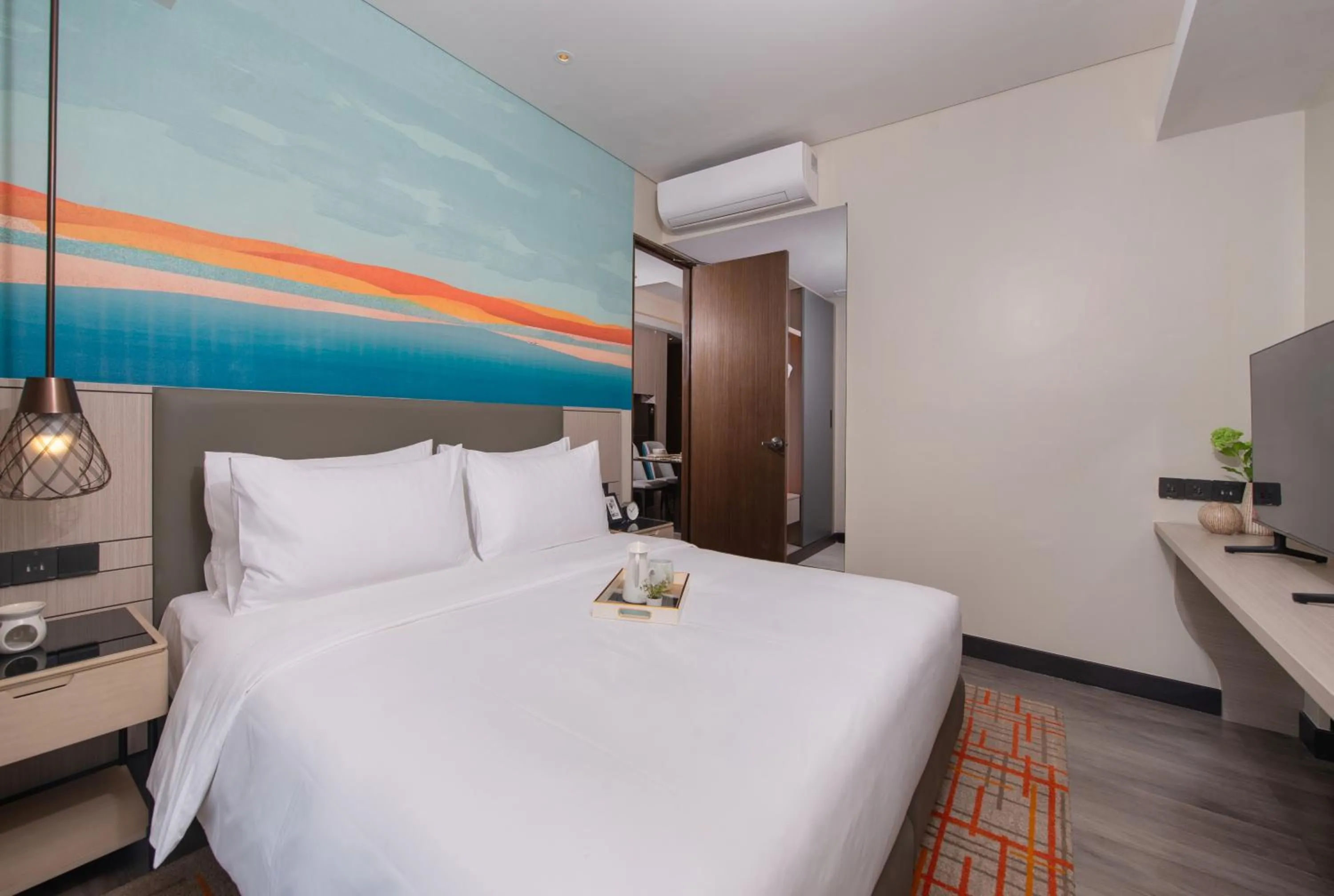 Bedroom, Bed in Citadines Bacolod City