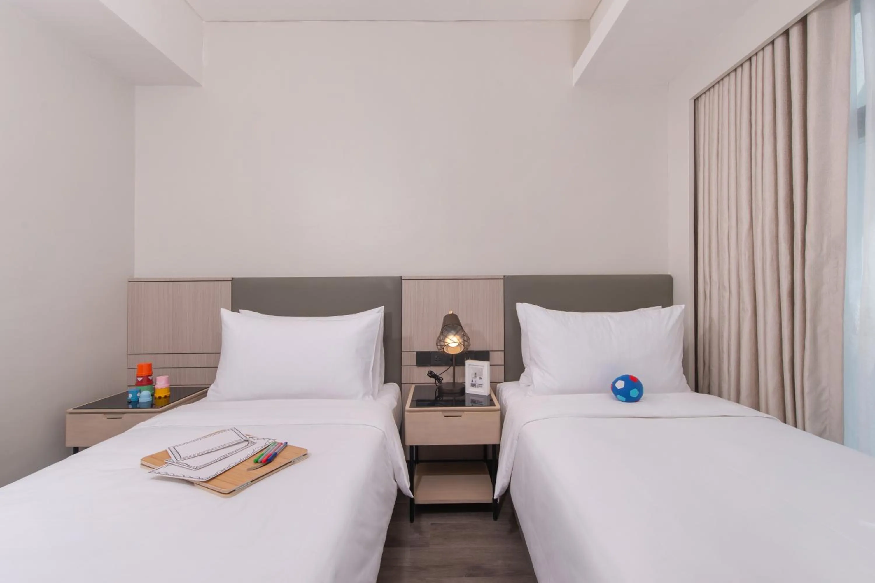 Bedroom, Bed in Citadines Bacolod City