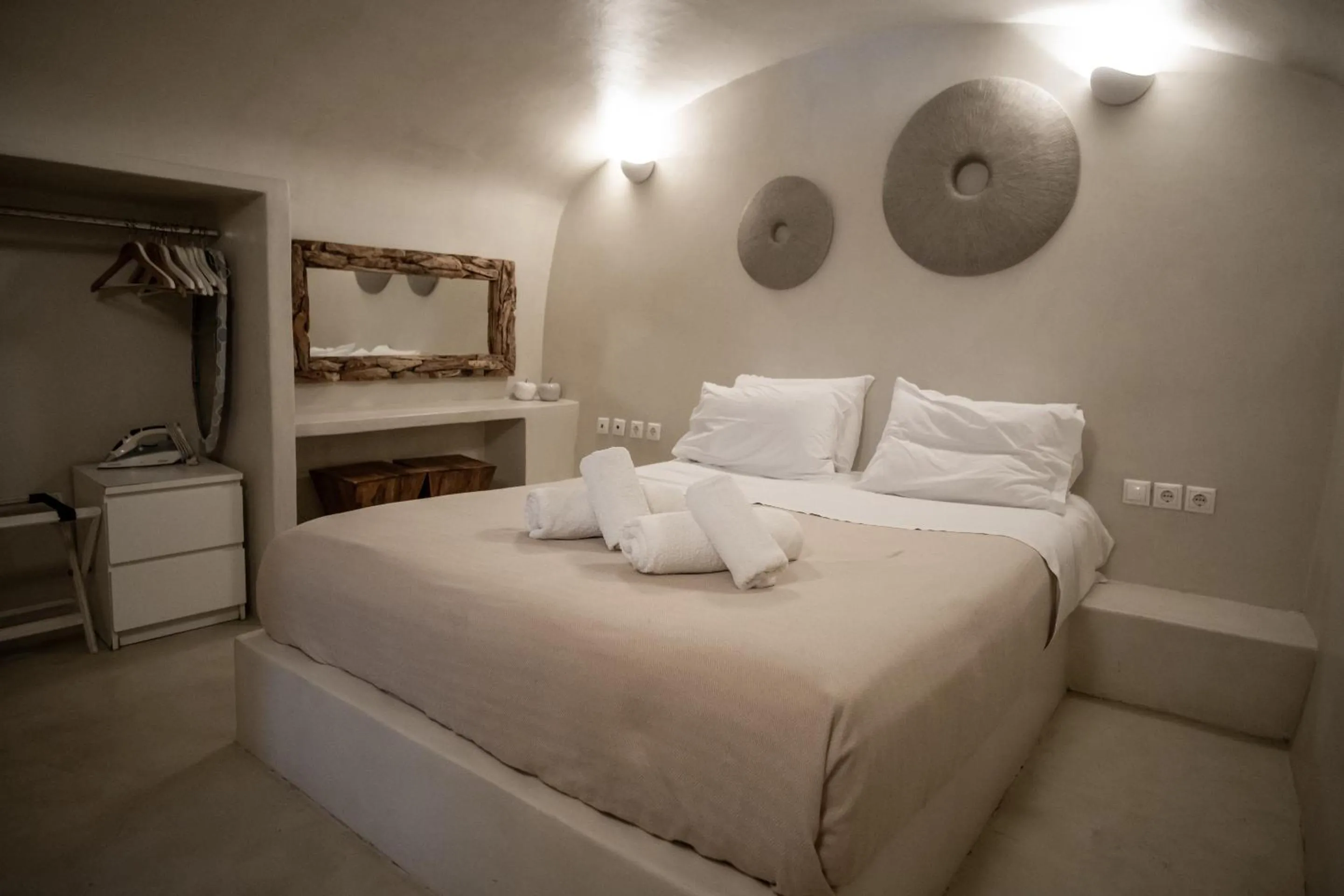 Bedroom, Bed in Alafouzou Cave Loft