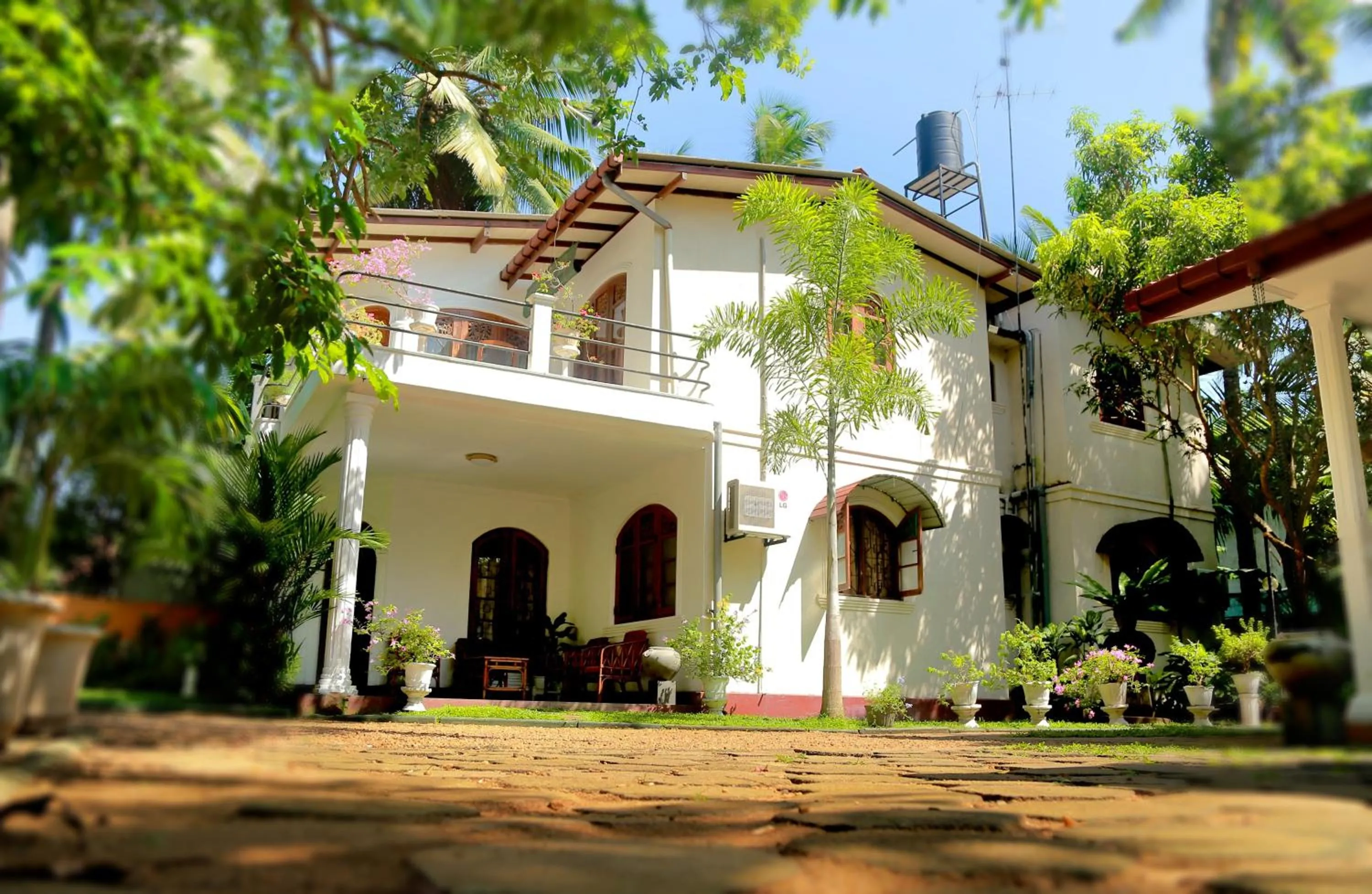 Holiday Nest Bed & Breakfast