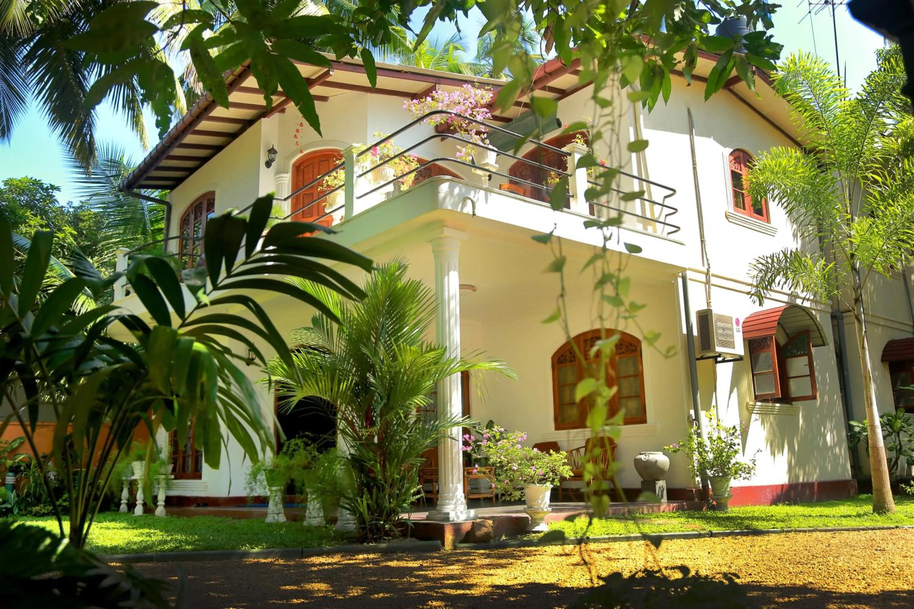 Holiday Nest Bed & Breakfast