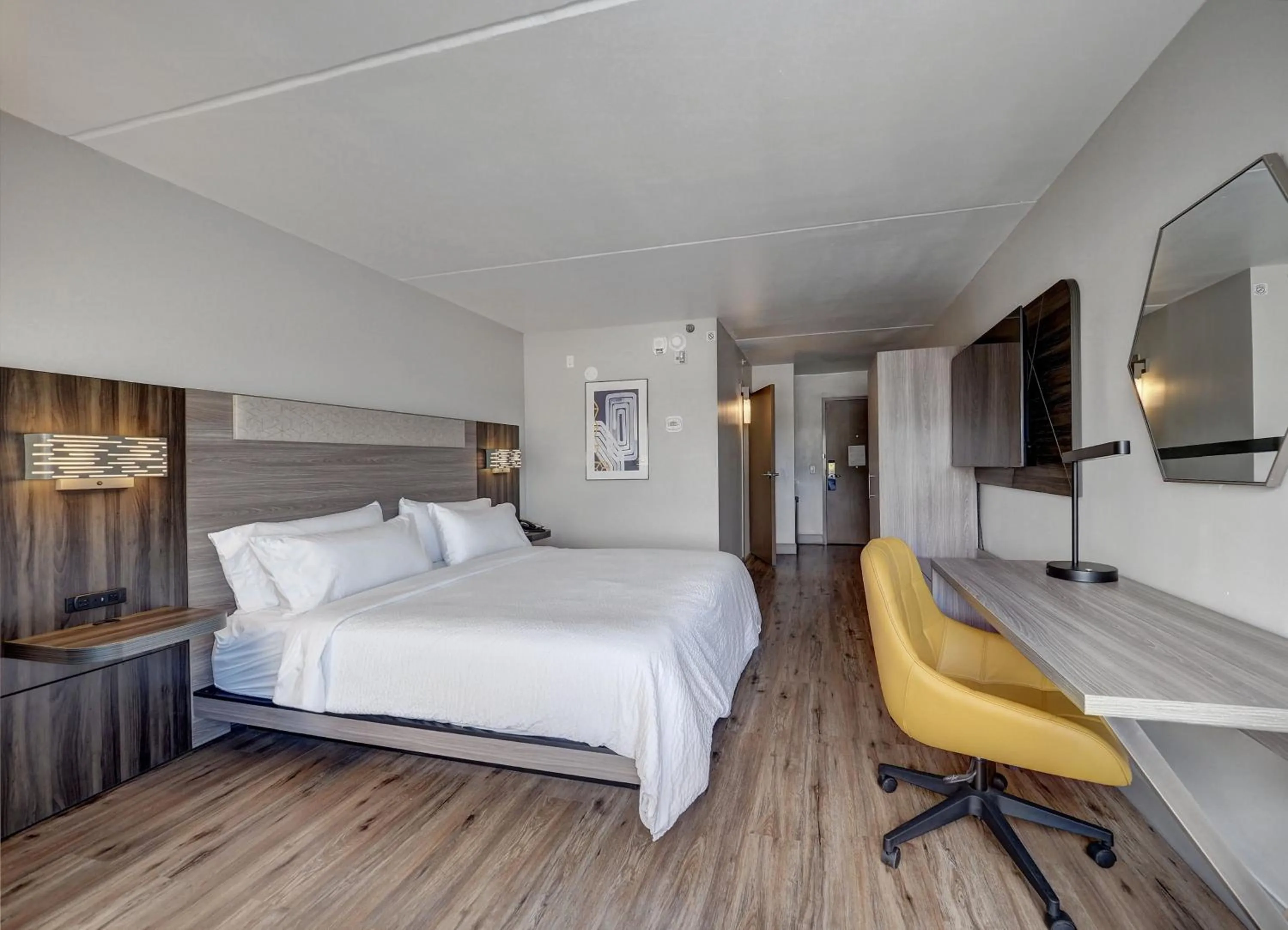 Photo of the whole room, Bed in Holiday Inn Express Corpus Christi - Beachfront by IHG