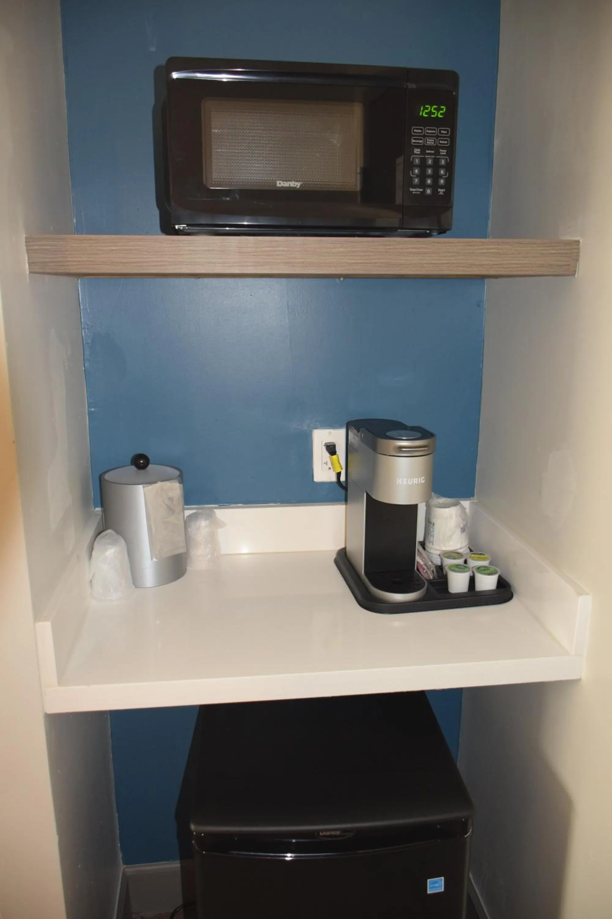 Coffee/tea facilities in Holiday Inn Express Corpus Christi - Beachfront by IHG