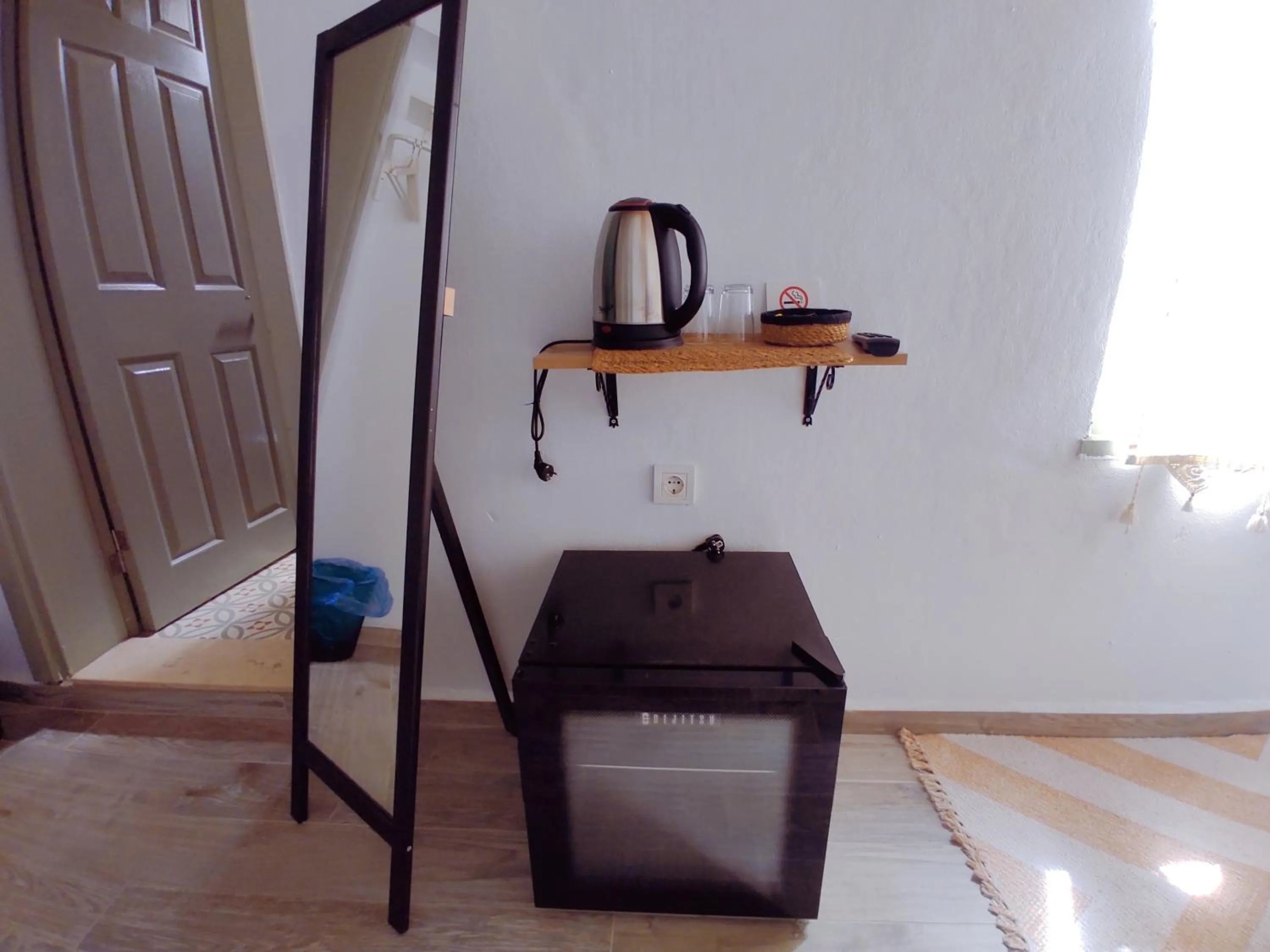 minibar in Kidoni Macaron Guesthouse