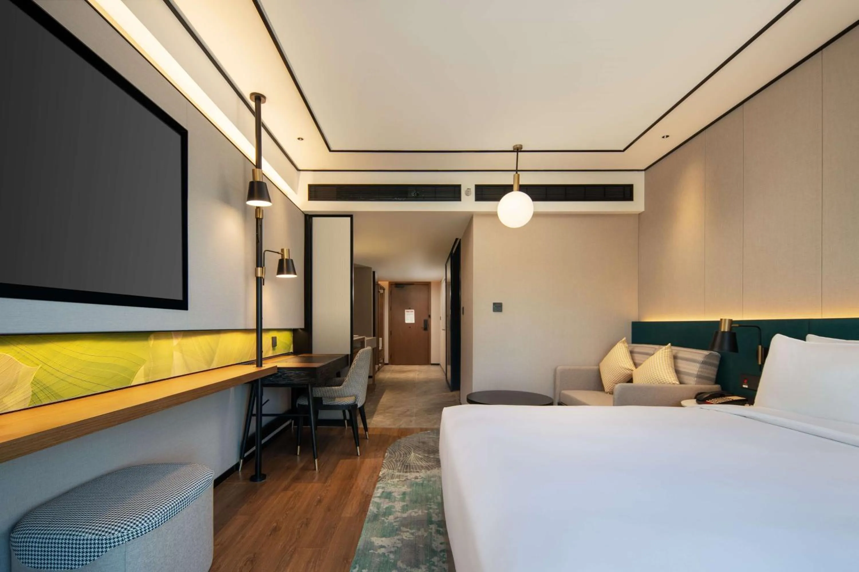 Bedroom, Bed in Hilton Garden Inn Beijing West Railway Station