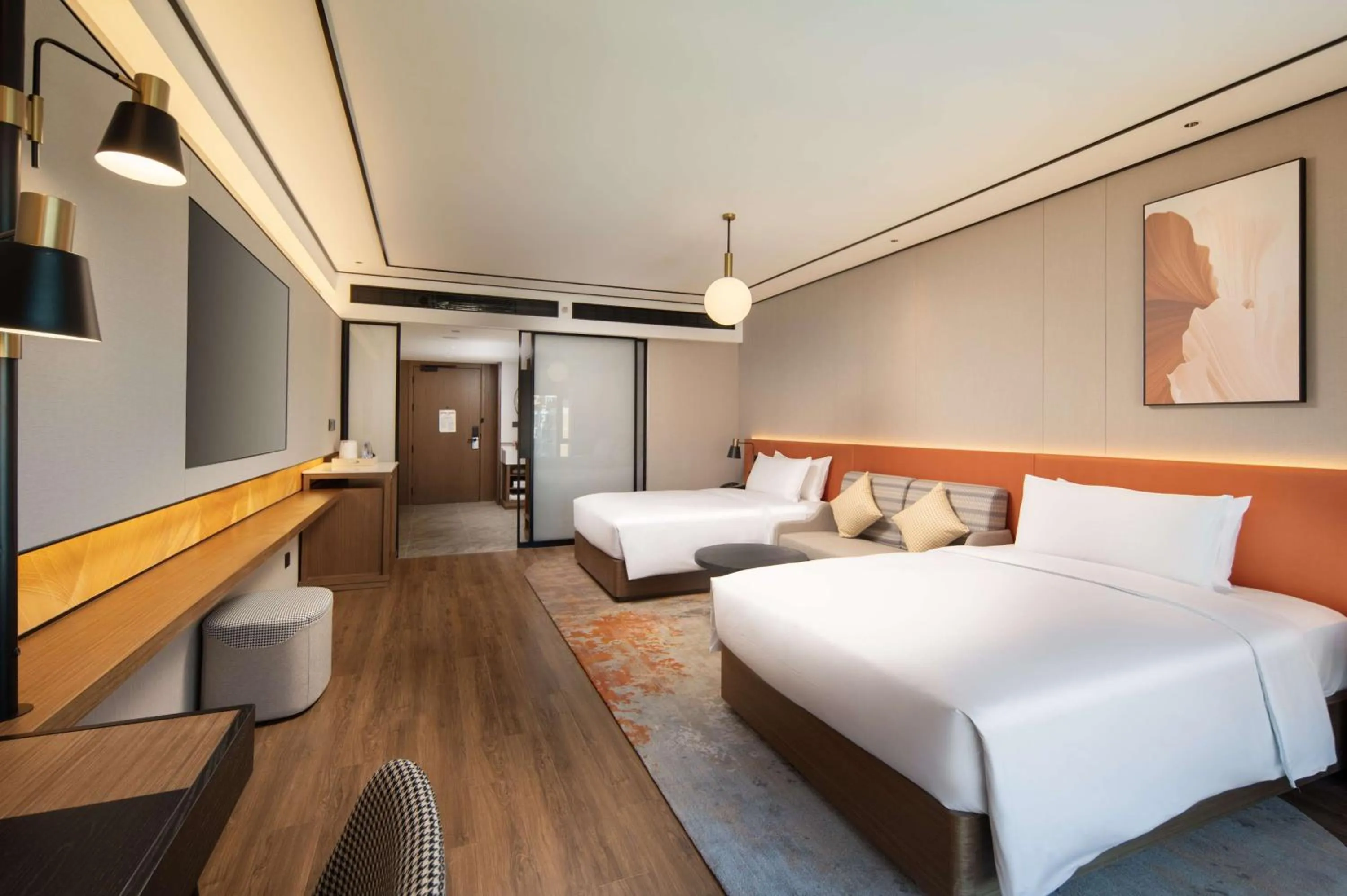 Living room, Bed in Hilton Garden Inn Beijing West Railway Station