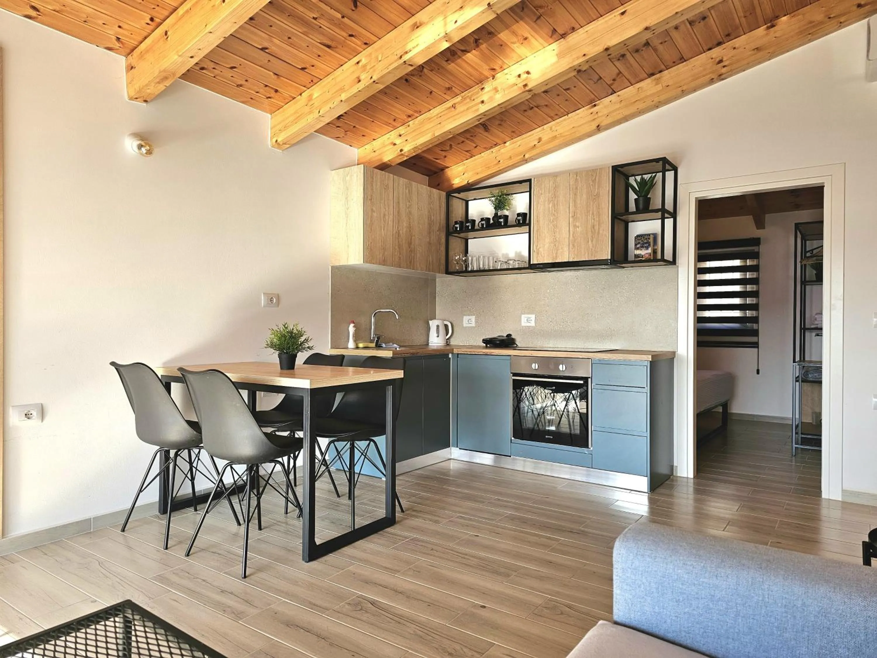 Kitchen or kitchenette in Villa Arta Apartments