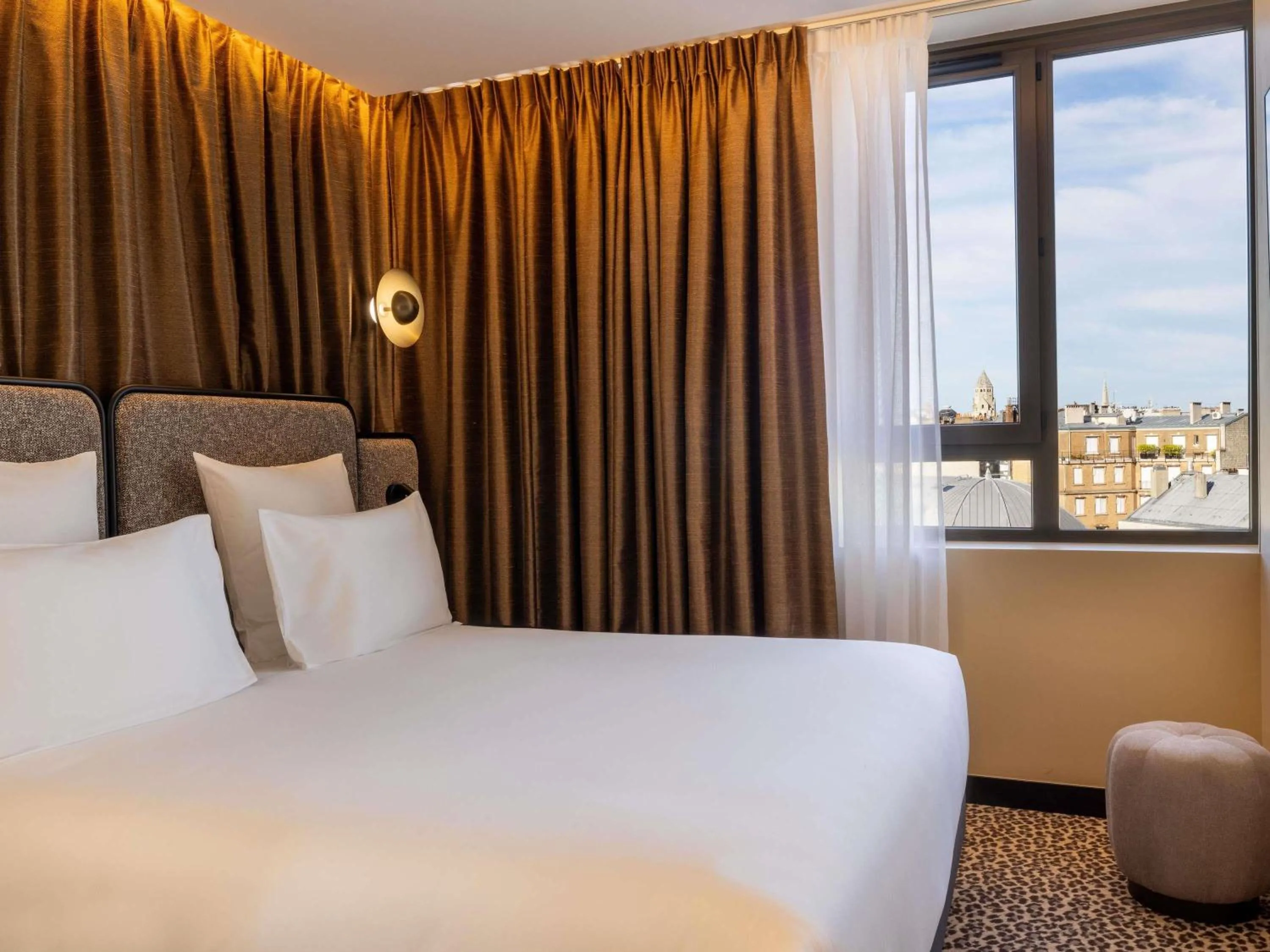 Bedroom, Bed in Hotel Maison Hamelin Paris - Handwritten Collection