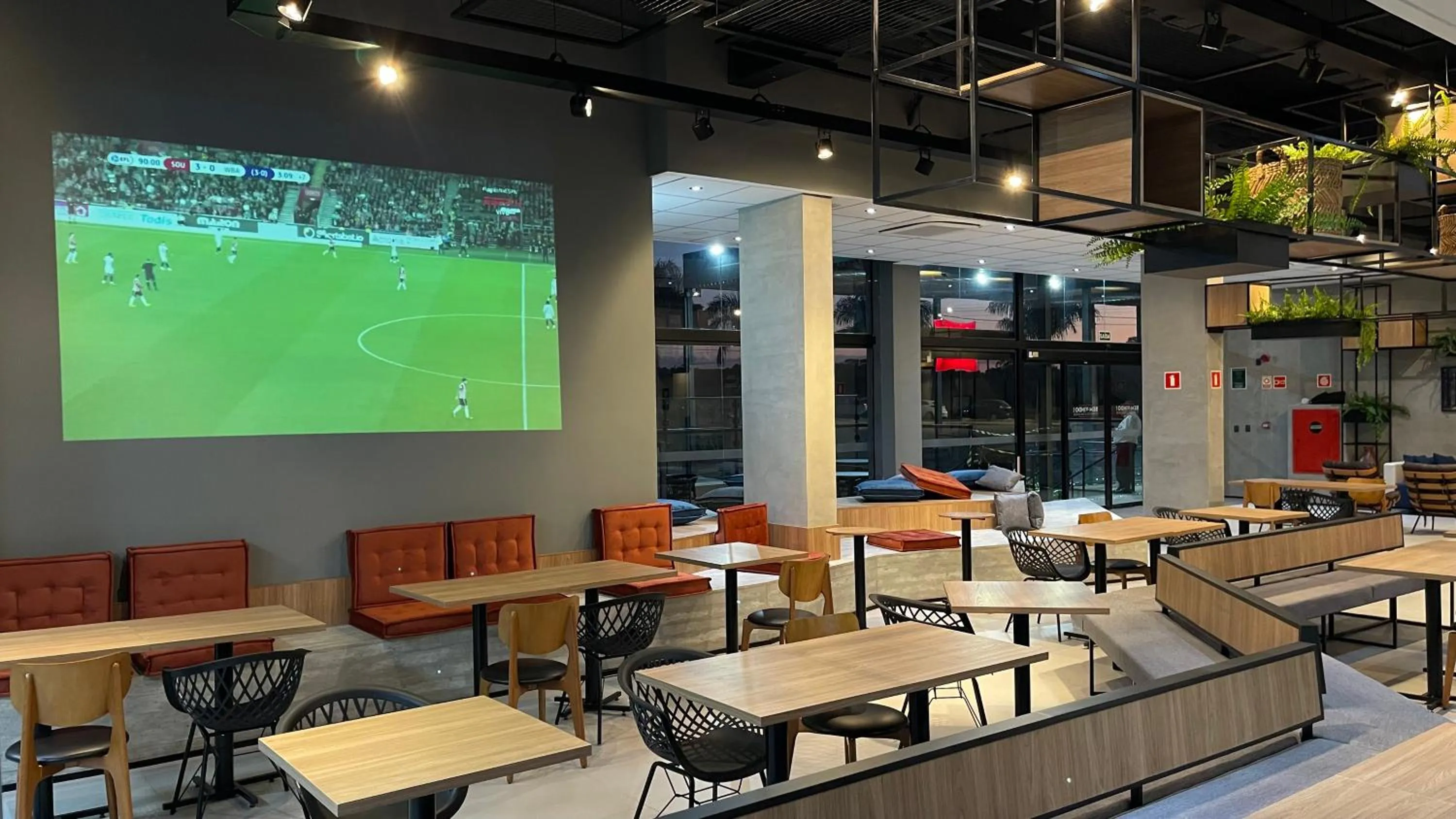 Restaurant/places to eat in ibis Lavras