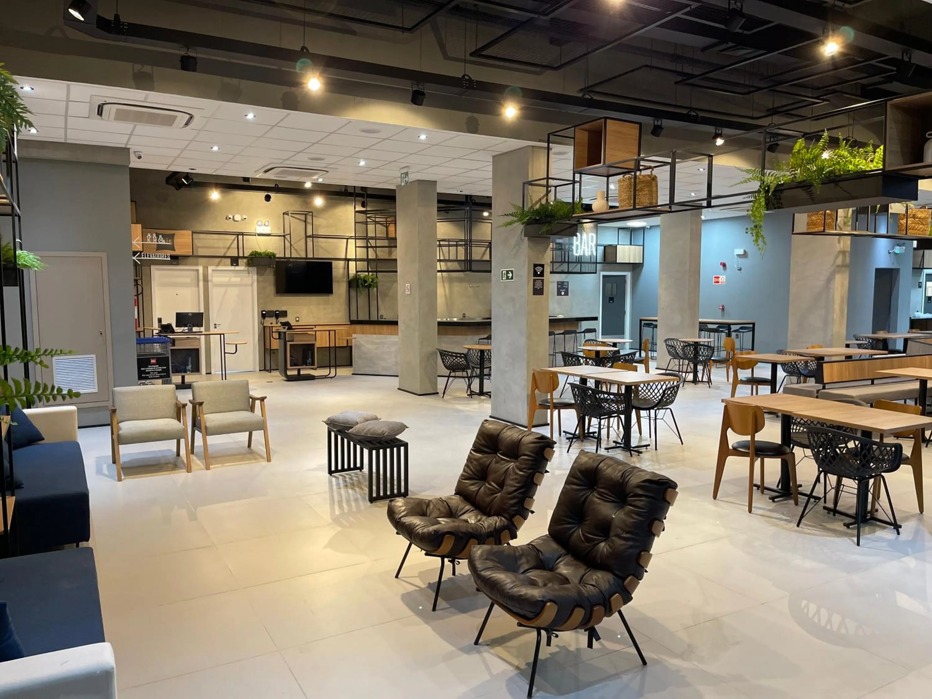 Restaurant/places to eat in ibis Lavras