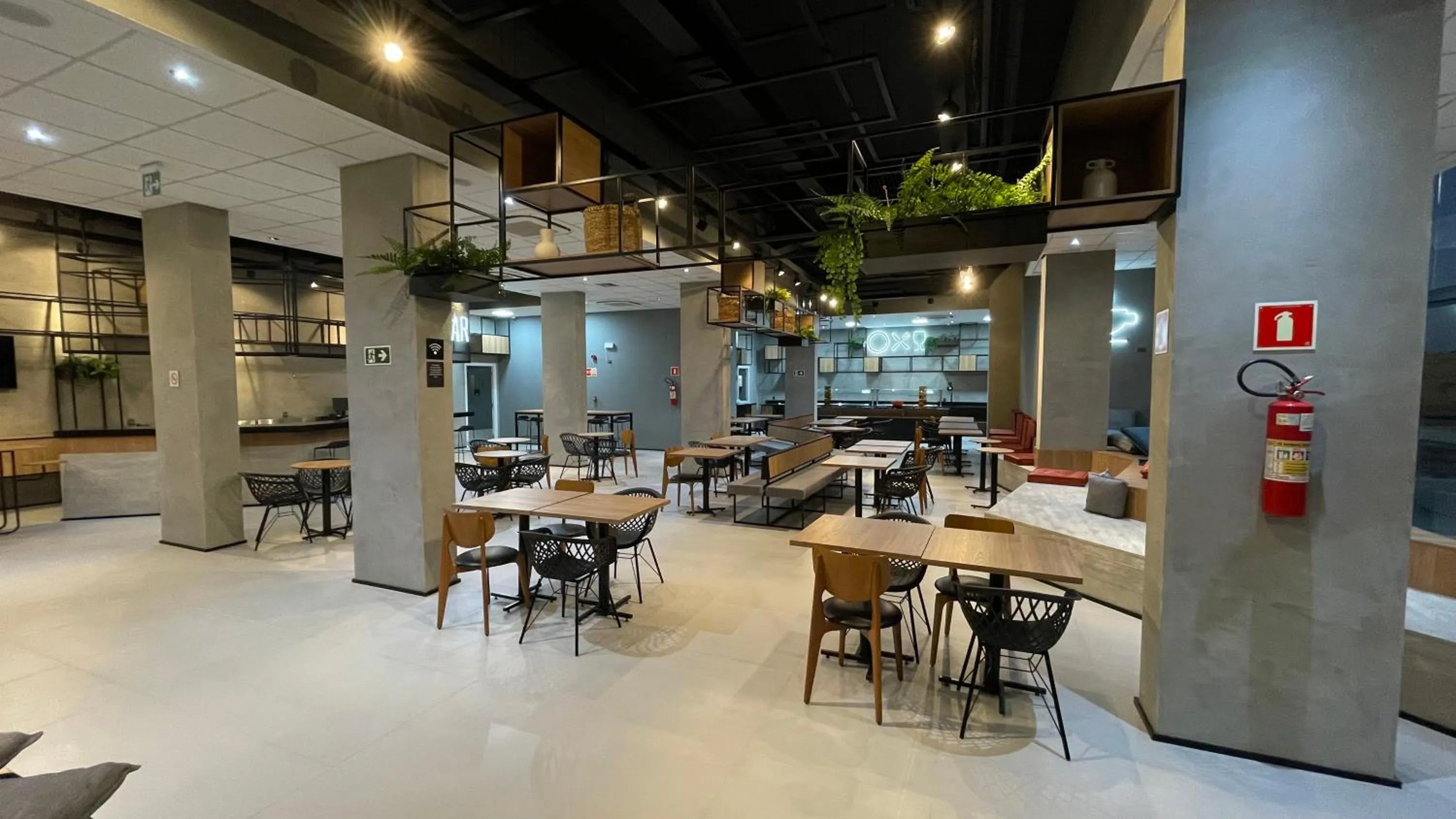 Restaurant/places to eat in ibis Lavras