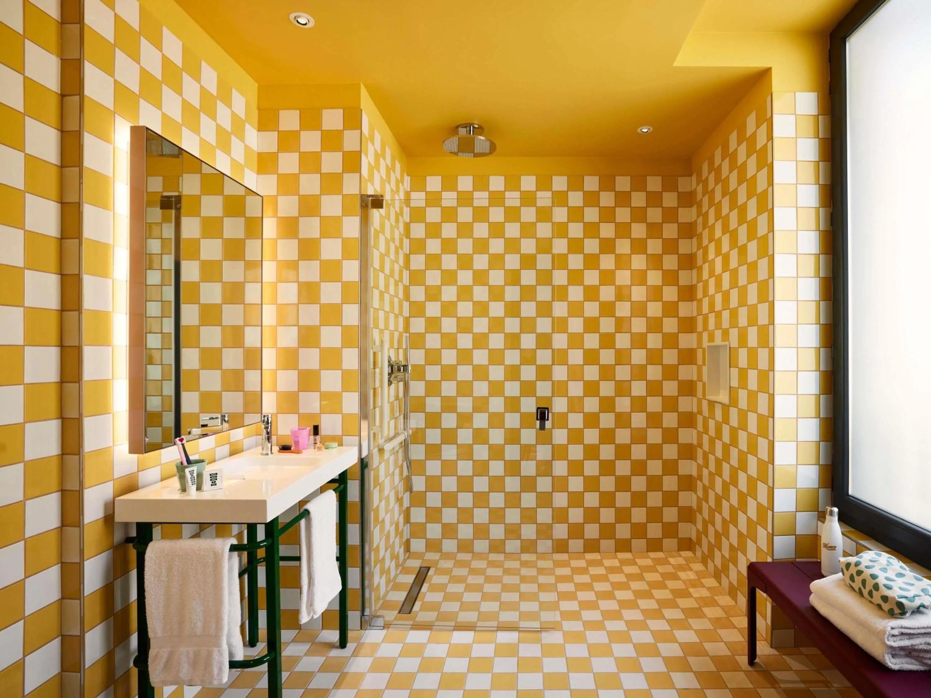 Bedroom in Mama Shelter Nice