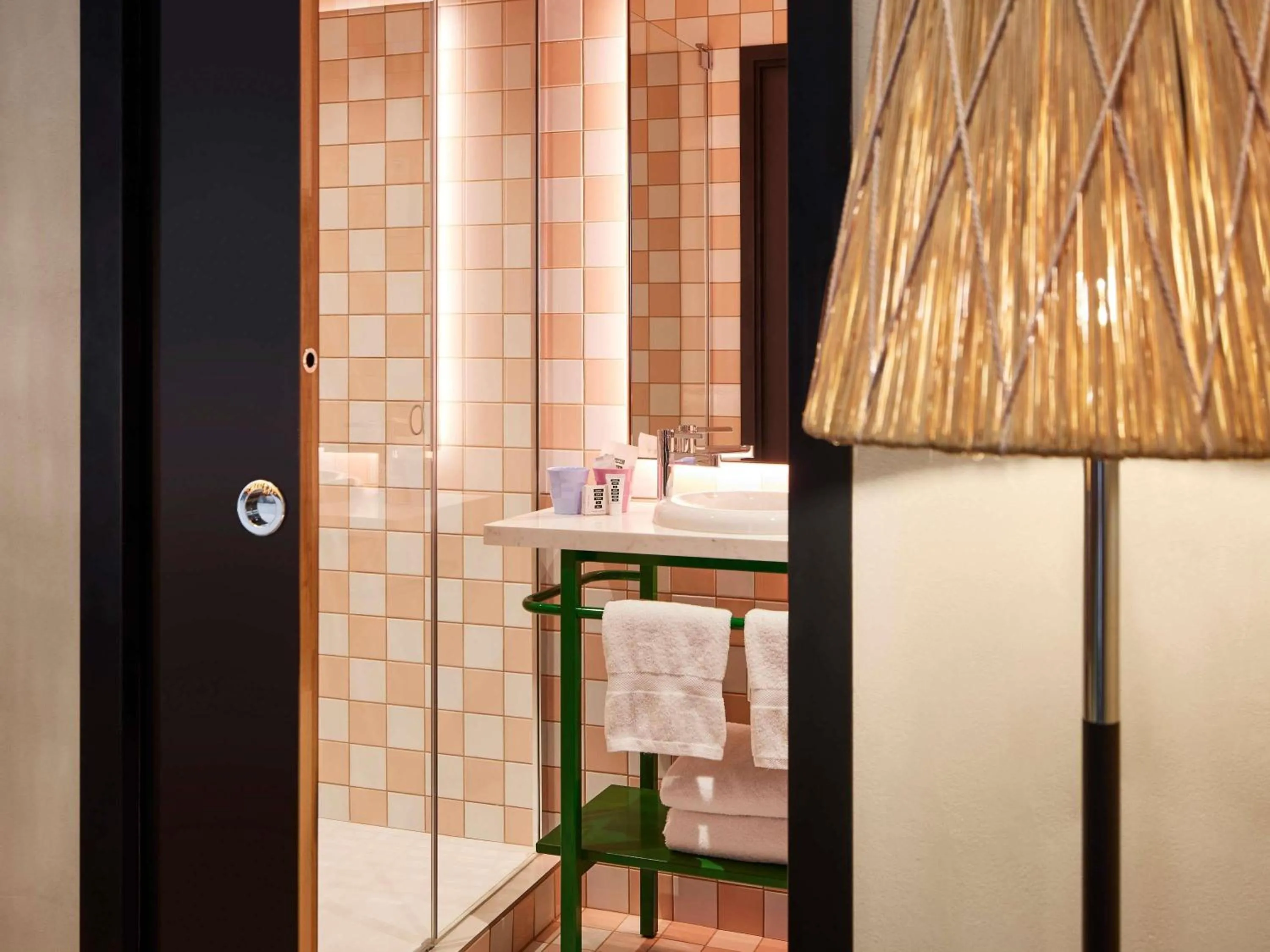 Bedroom in Mama Shelter Nice