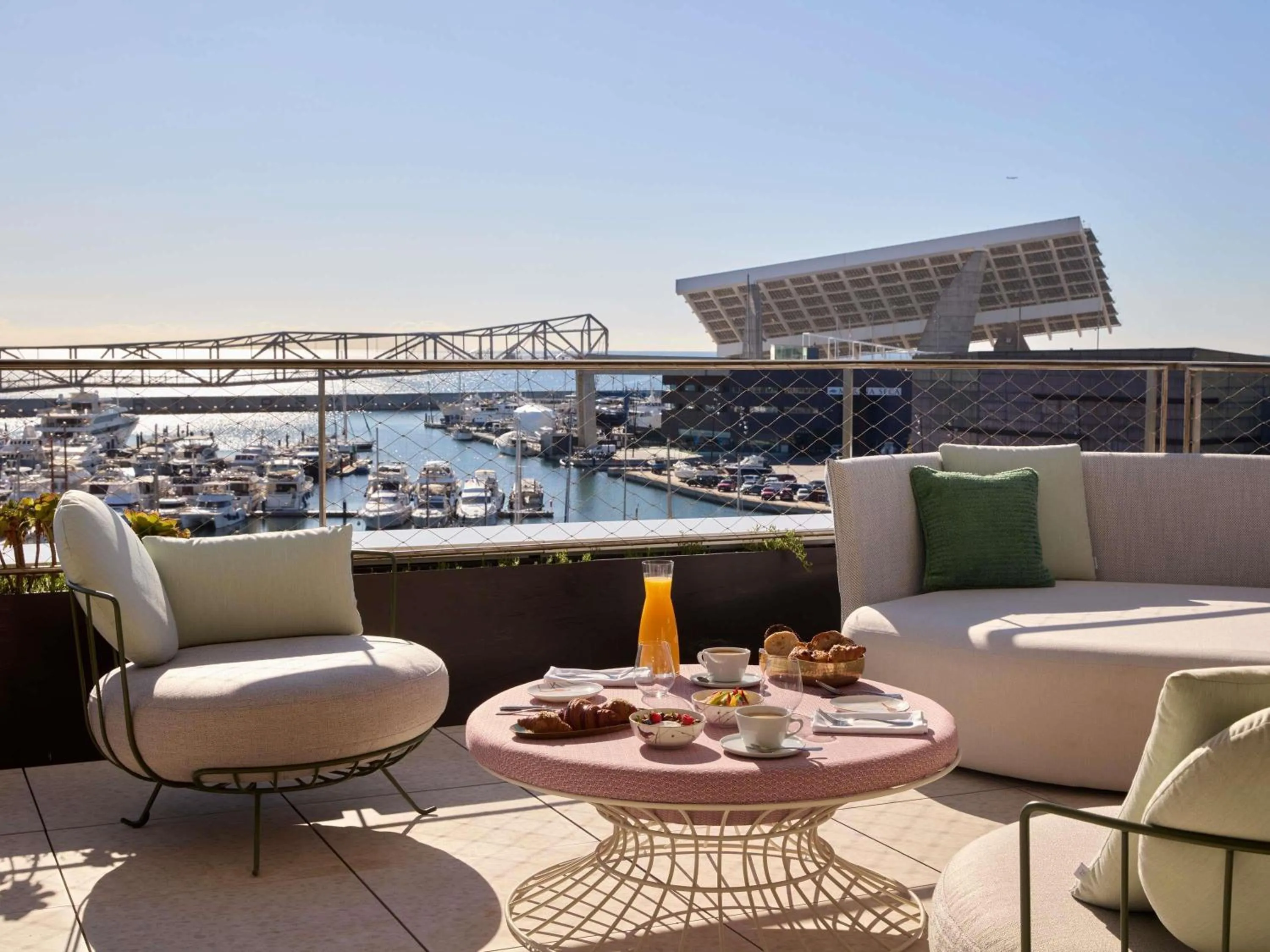 Photo of the whole room in SLS Barcelona