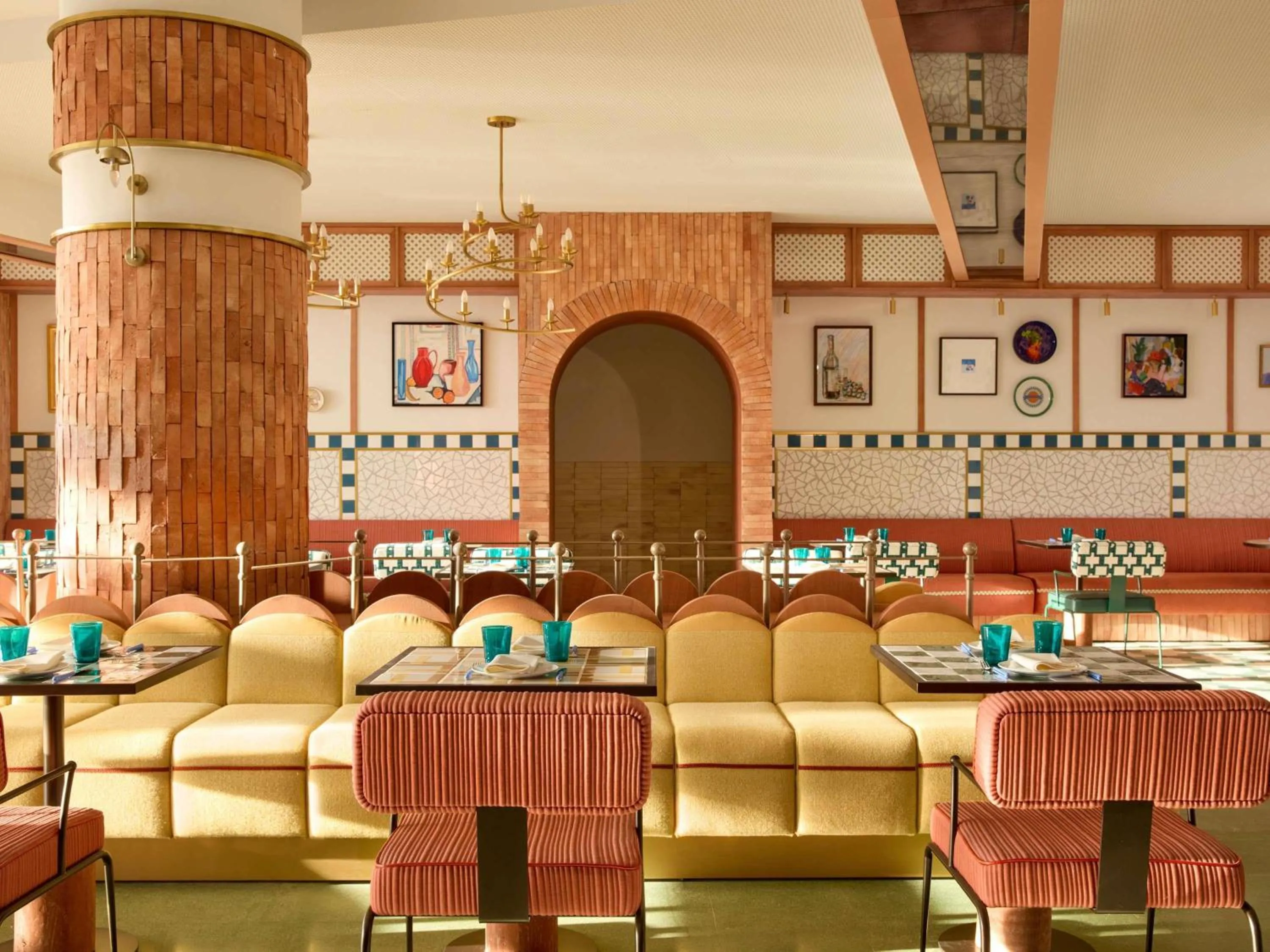 Restaurant/places to eat in SLS Barcelona