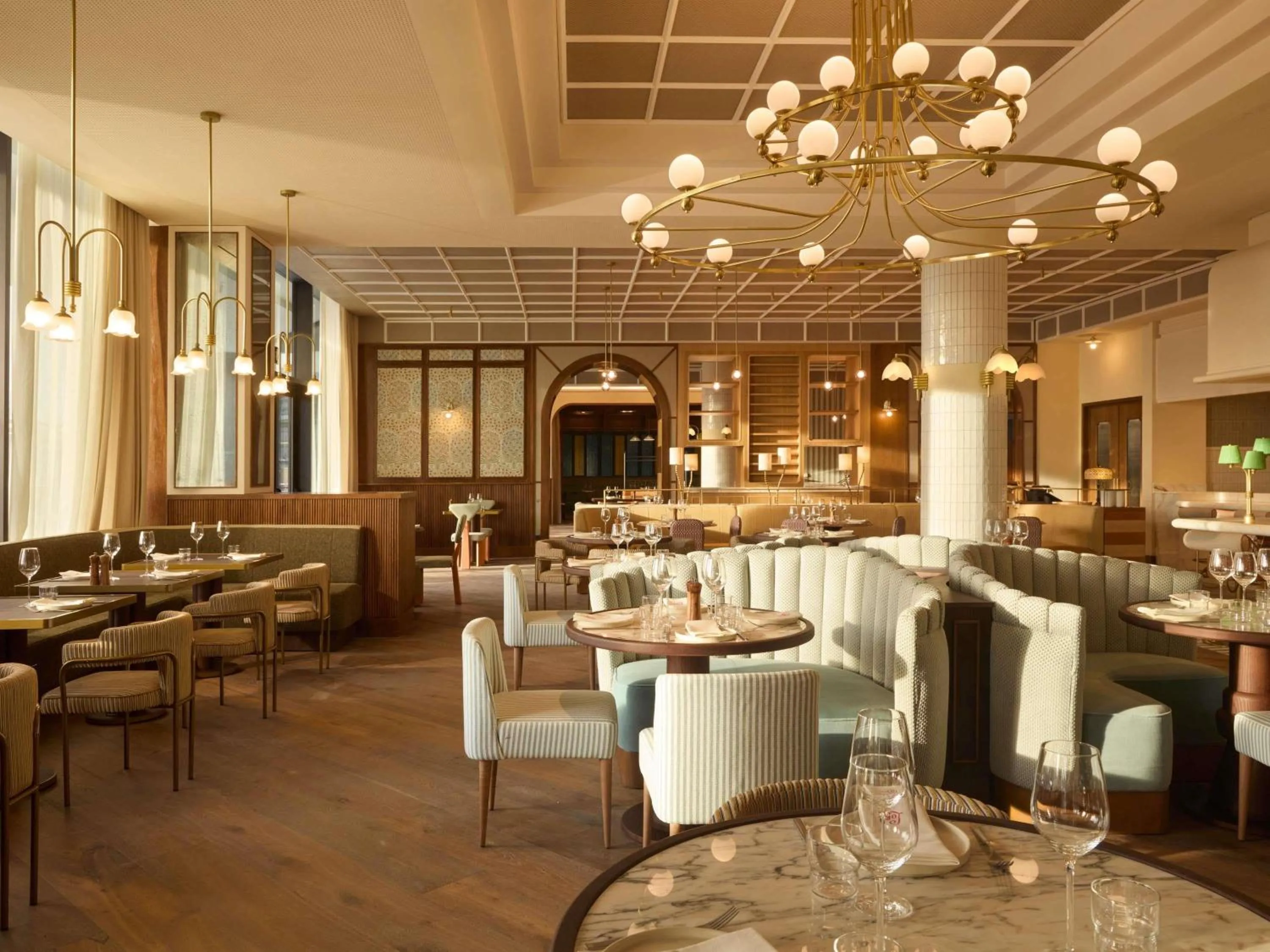 Restaurant/places to eat in SLS Barcelona