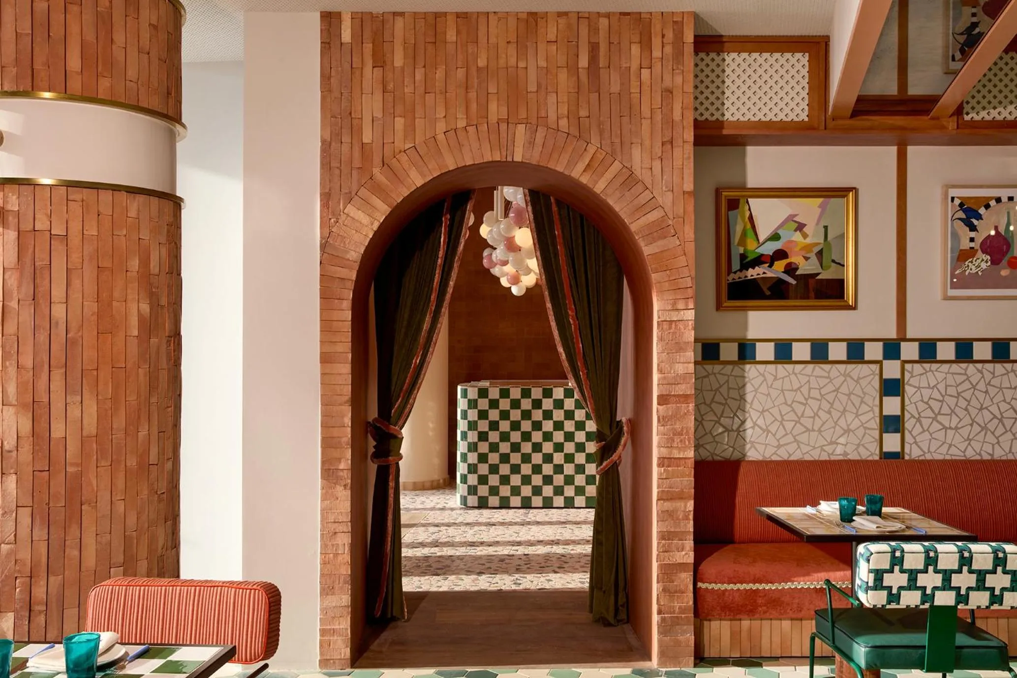 Restaurant/places to eat in SLS Barcelona