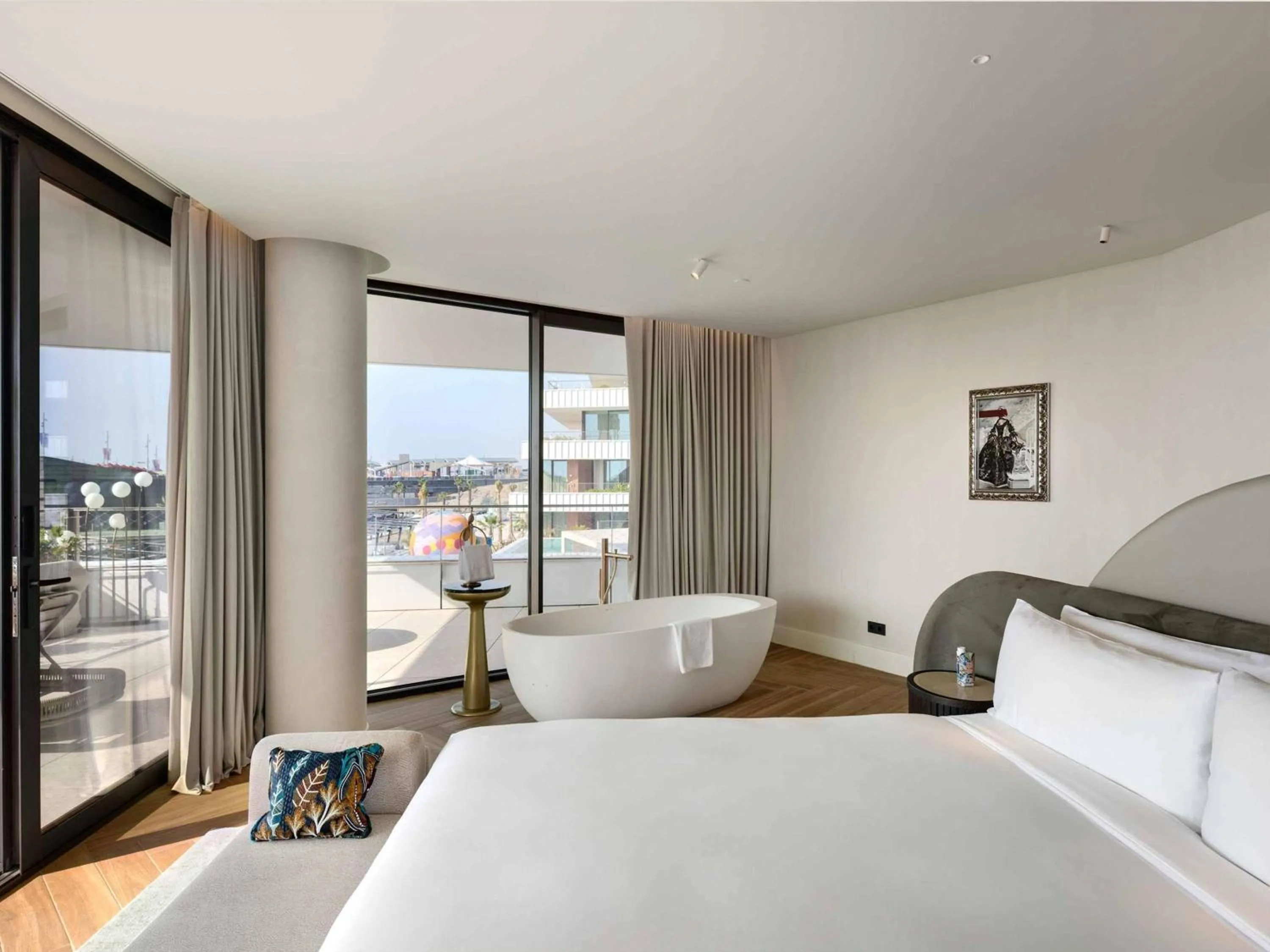 Bedroom, Bed in SLS Barcelona