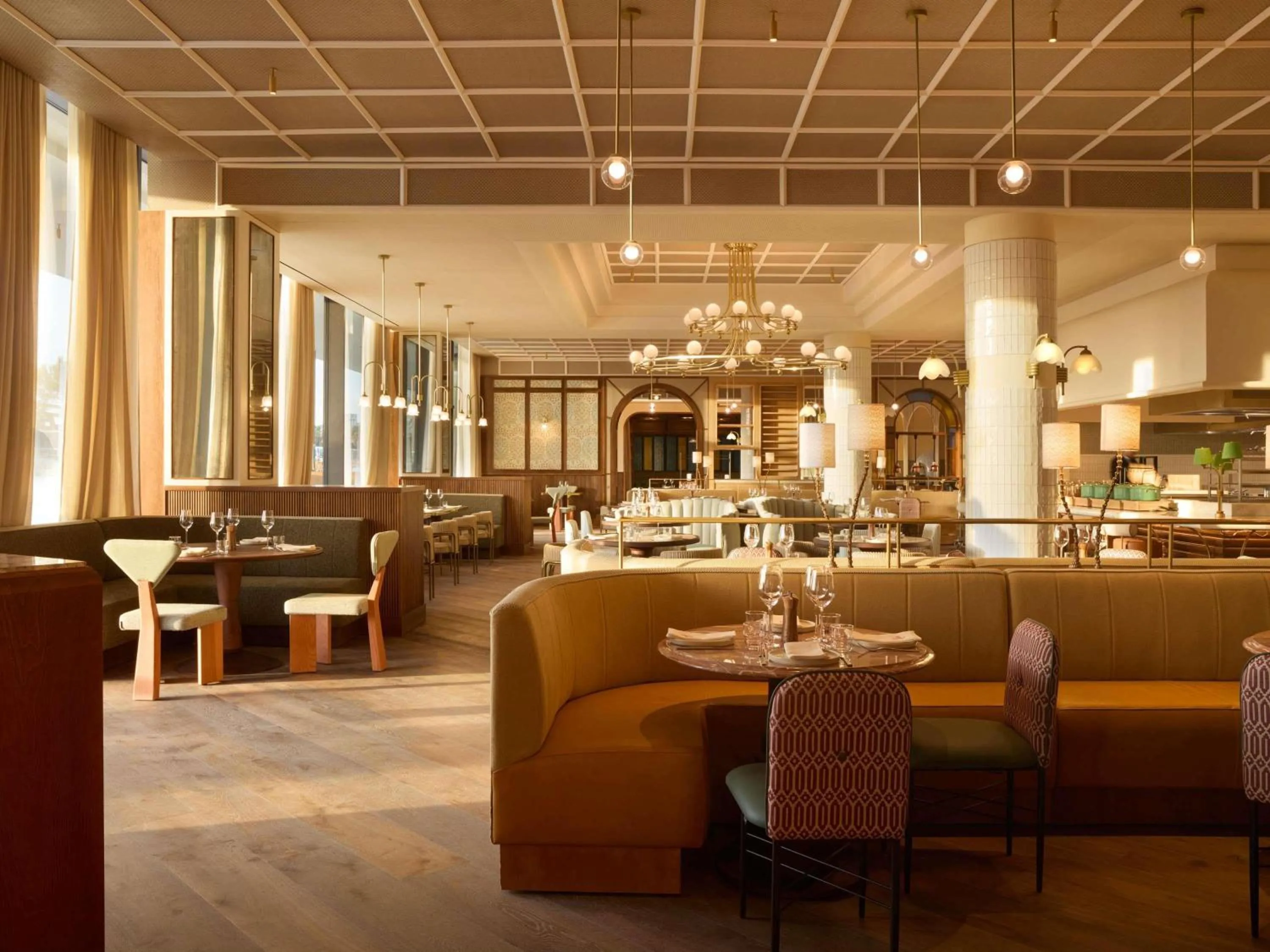 Restaurant/places to eat in SLS Barcelona